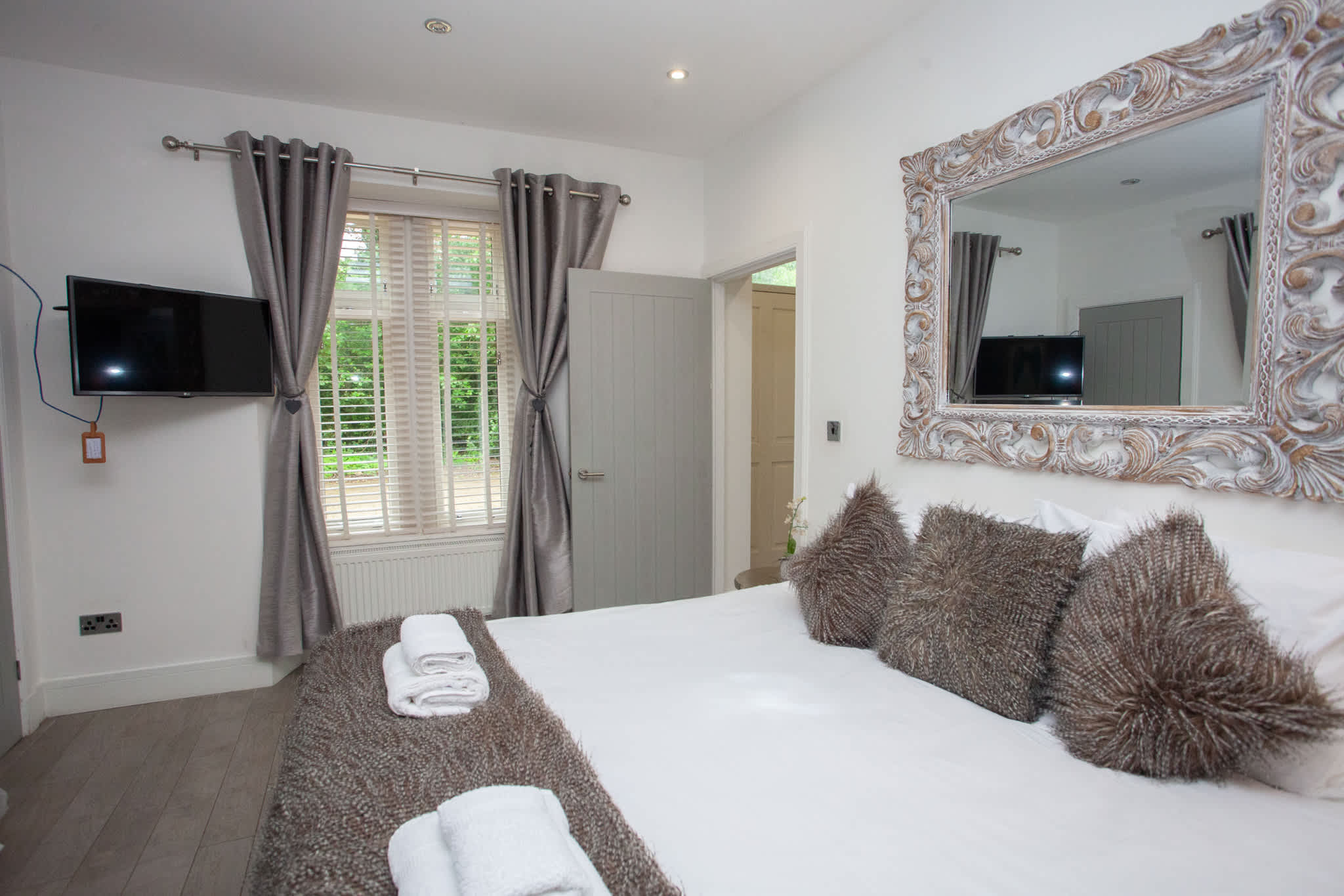 Cameron North Lodge on Loch Lomond in Cameron North Lodge G83 8QZ - Property image 9 - VivreStays
