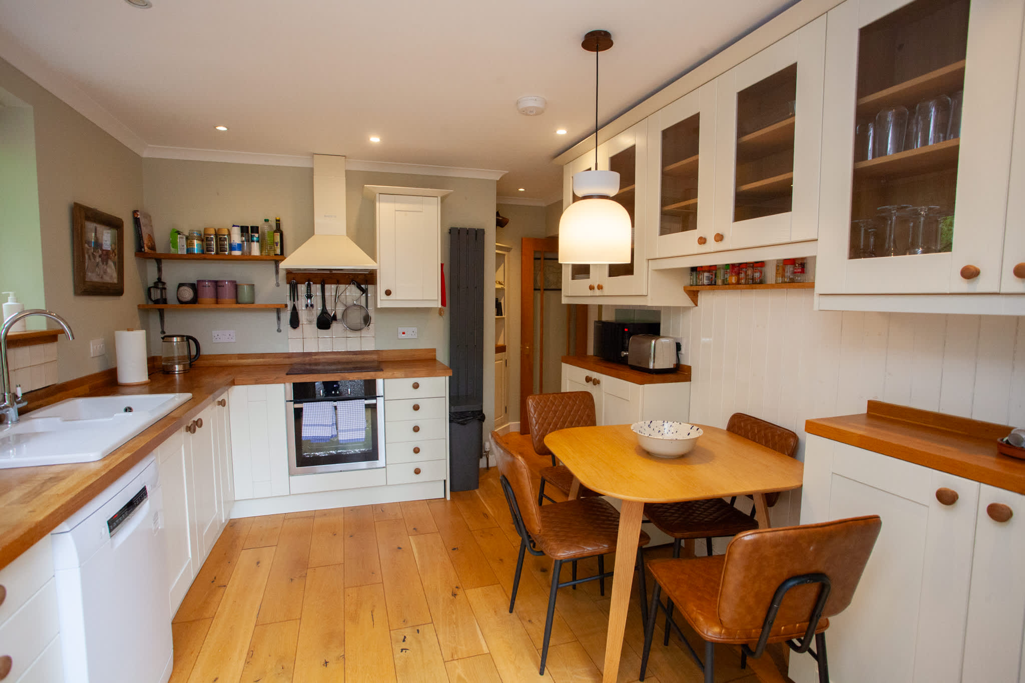 View Hideaway cottage, log burner, sauna & hot tub in N/A G83 8RH Hideaway cottage, log burner, sauna & hot tub in N/A G83 8RH - Property image 17 - VivreStays