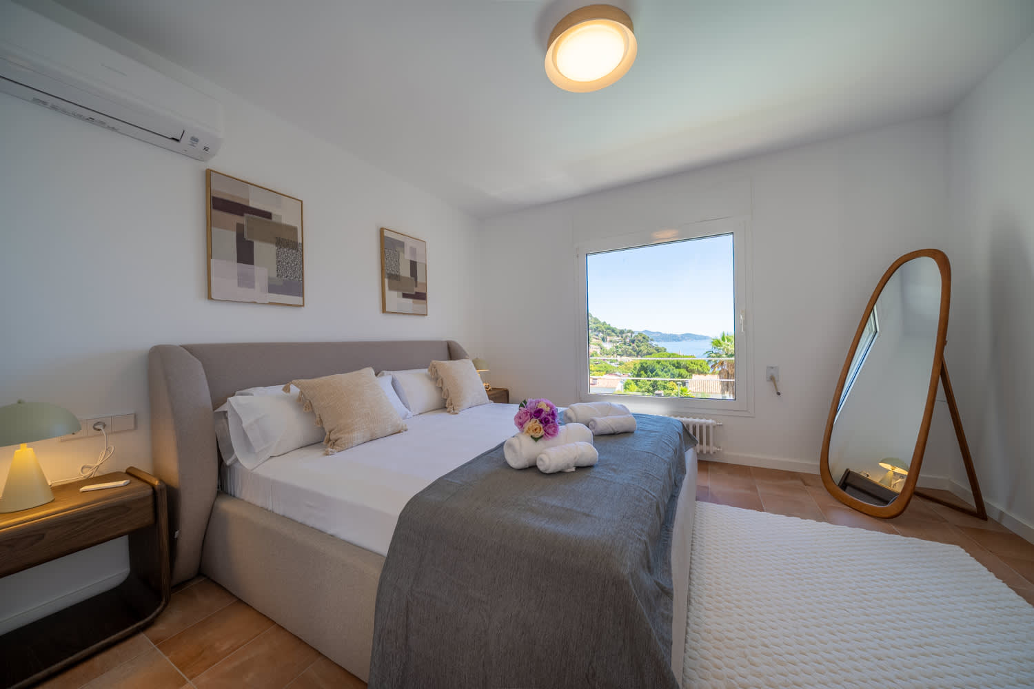Villa Garden con Piscina, Frente al Mar y Aire Acondicionado