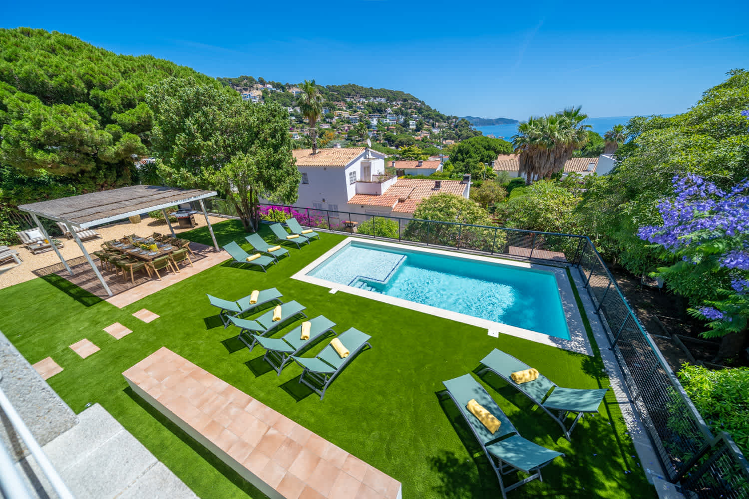 Villa Garden con Piscina, Frente al Mar y Aire Acondicionado