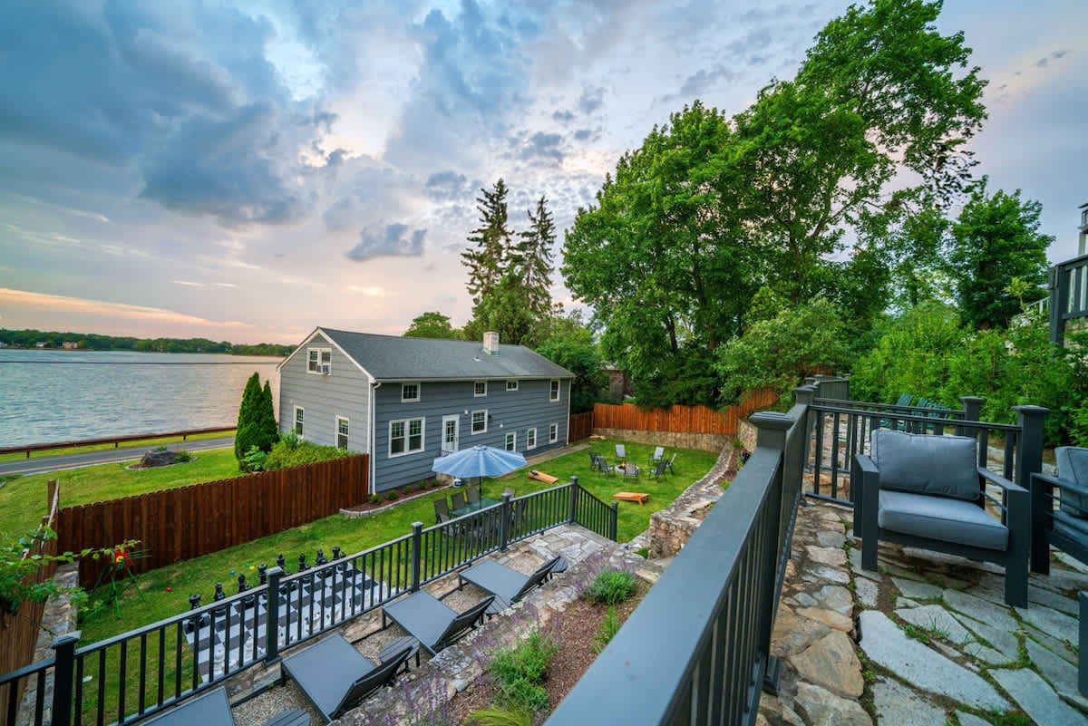 Soak Up the Views, Grill Dinner & Gather Around the Fire Pit }}