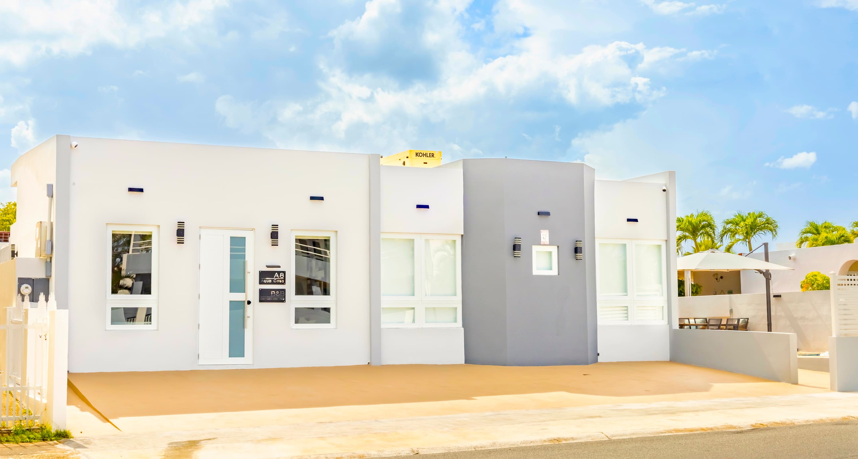 AQUA Casas · FUN Connected Houses w 9 BR + 3 Pools - Property photo