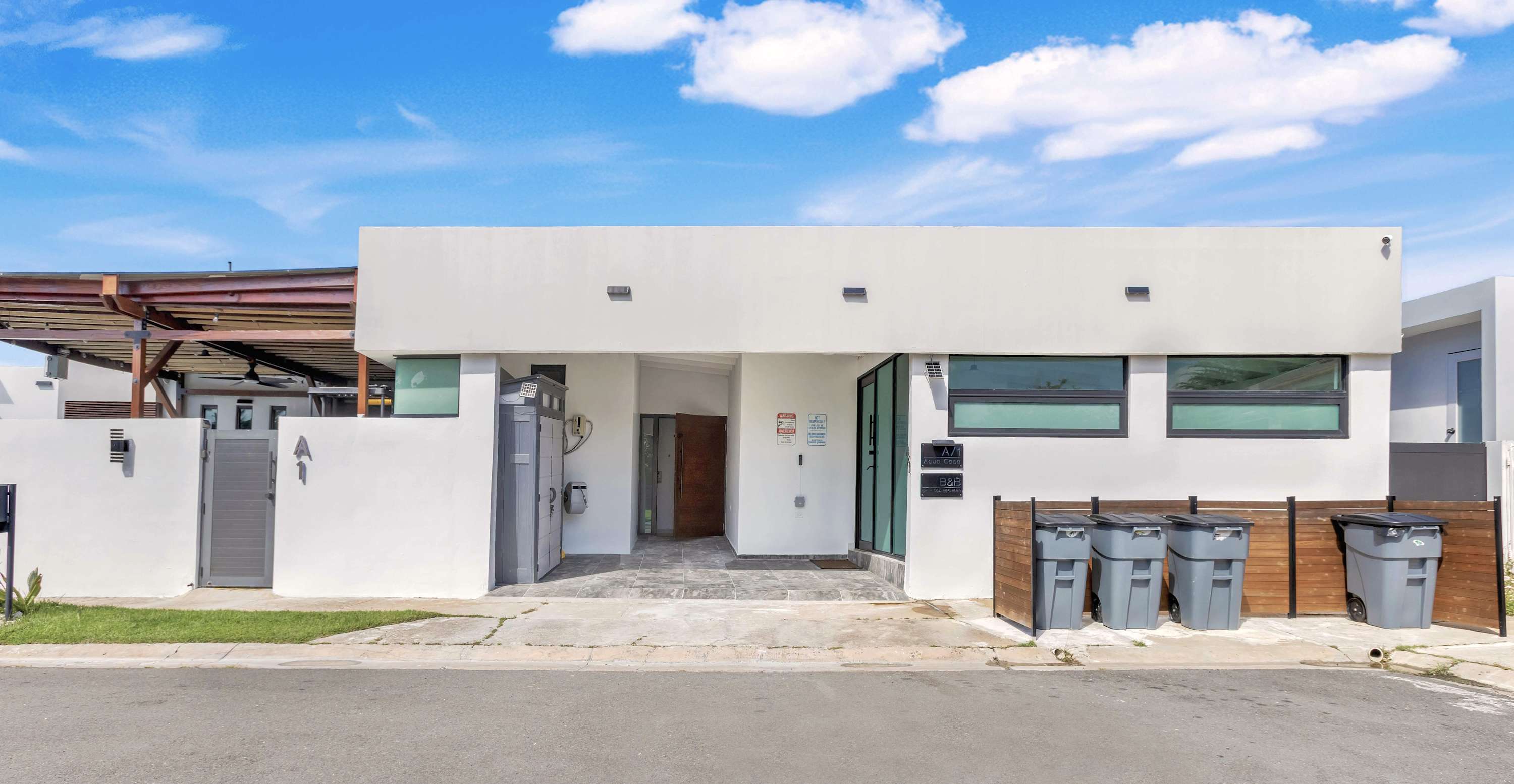 AQUA Casas · FUN Connected Houses w 9 BR + 3 Pools - Property photo