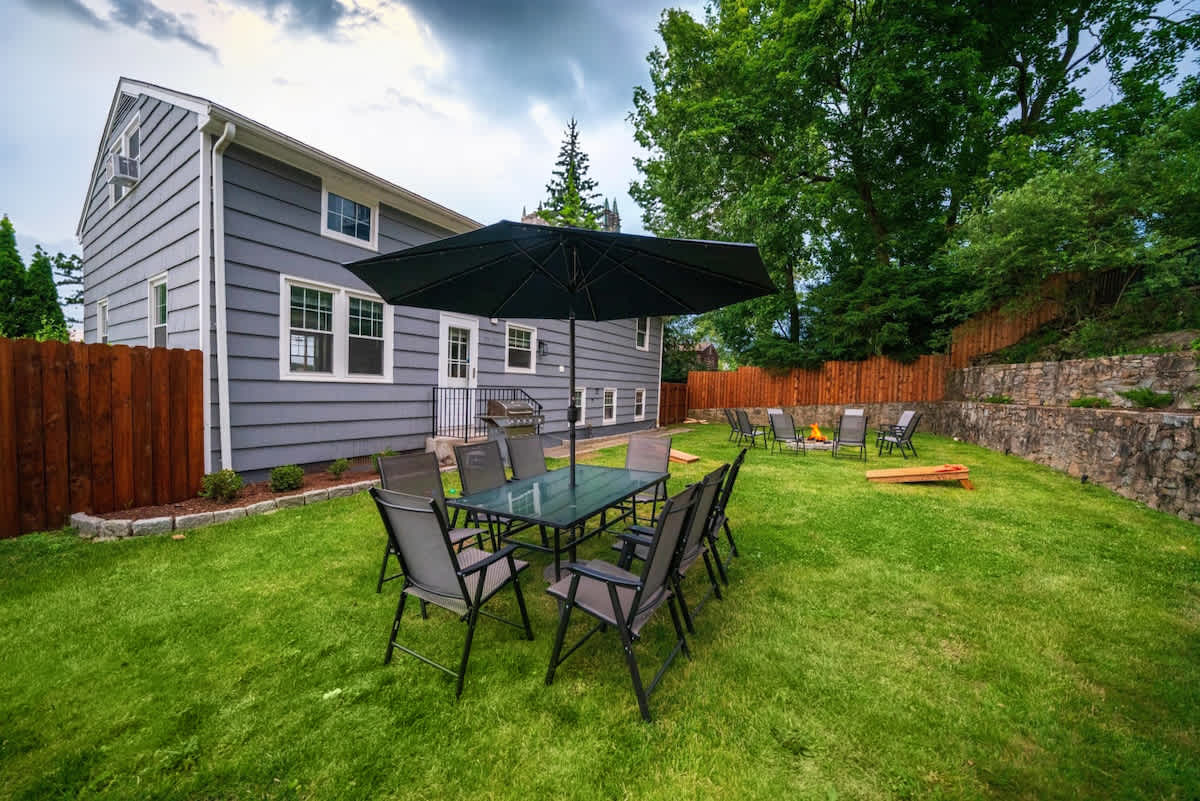 Enjoy Dinner Outdoors Enjoy Dinner Outdoors