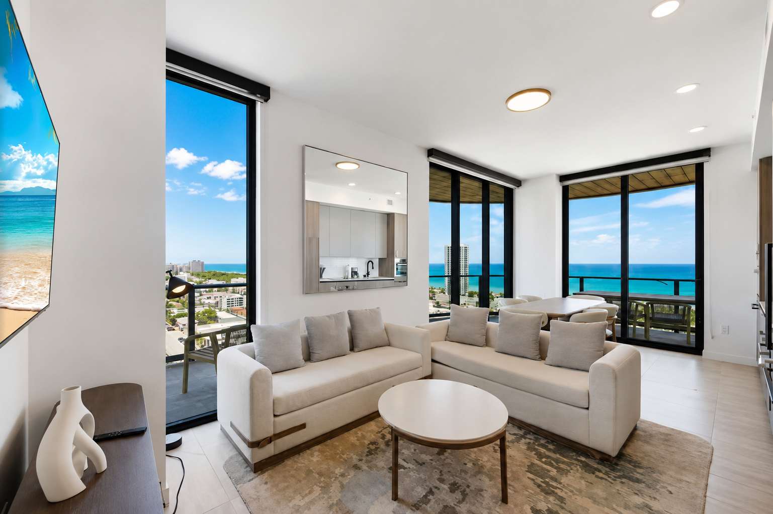 Luxury Miami Beach Corner Unit W/ Panoramic Views - Bahamas