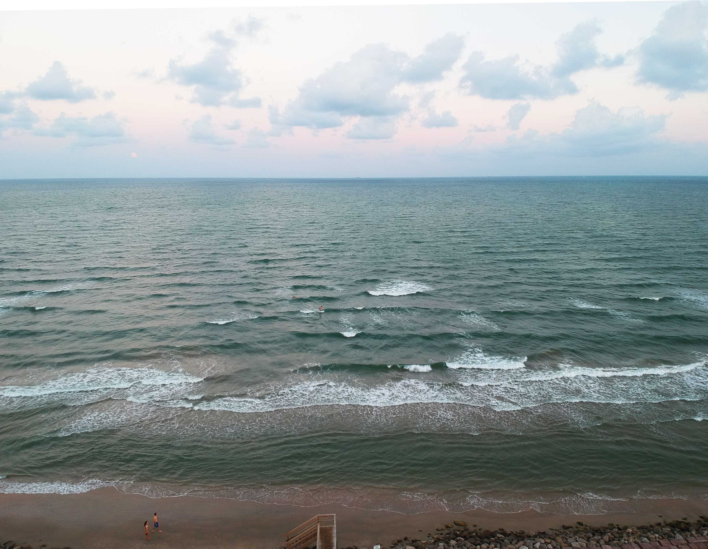 Seaside Haven Direct Beachfront by the Jetty | Photo 2