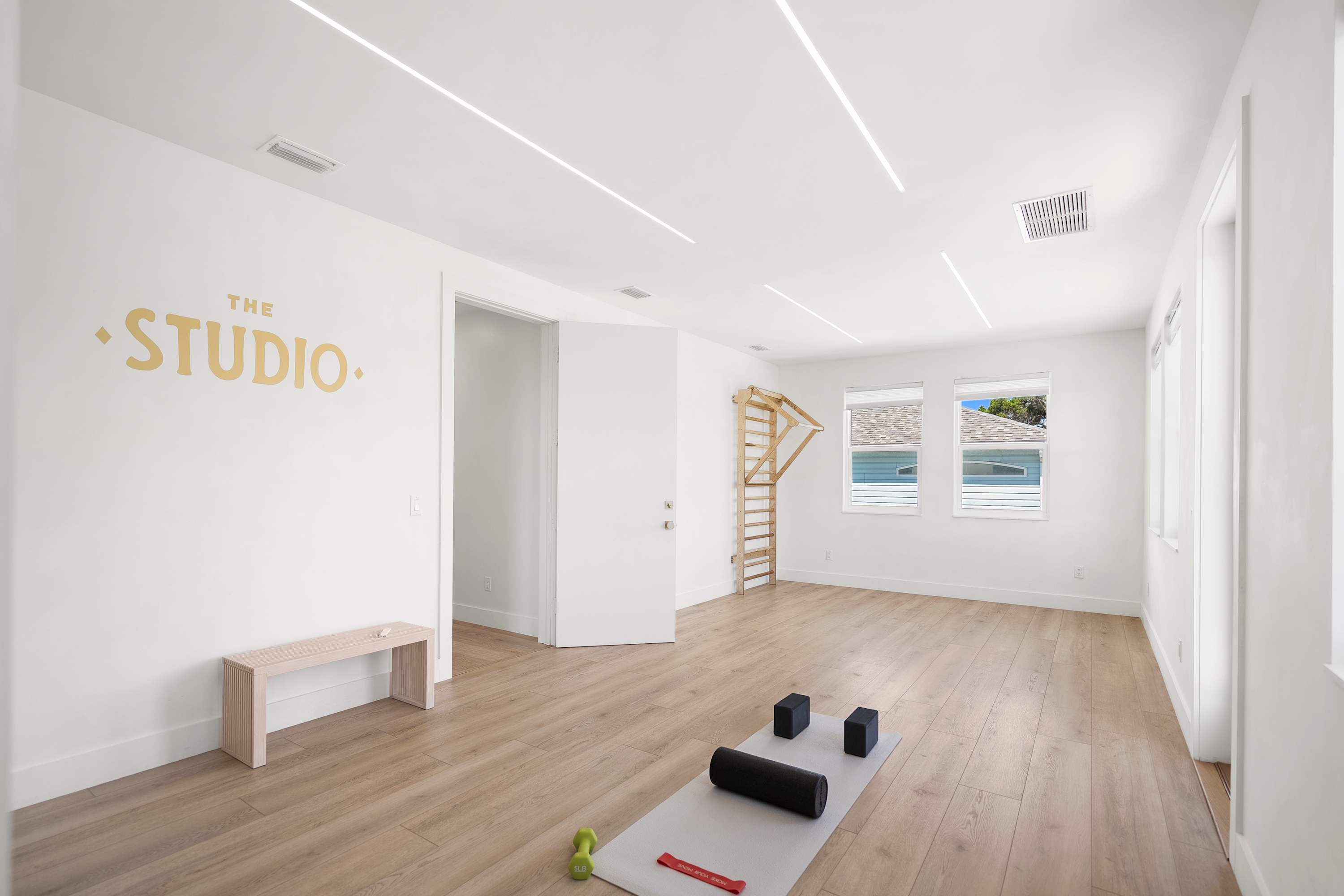 Luxury Beach Retreat, Pool Spa Sauna Yoga Studio