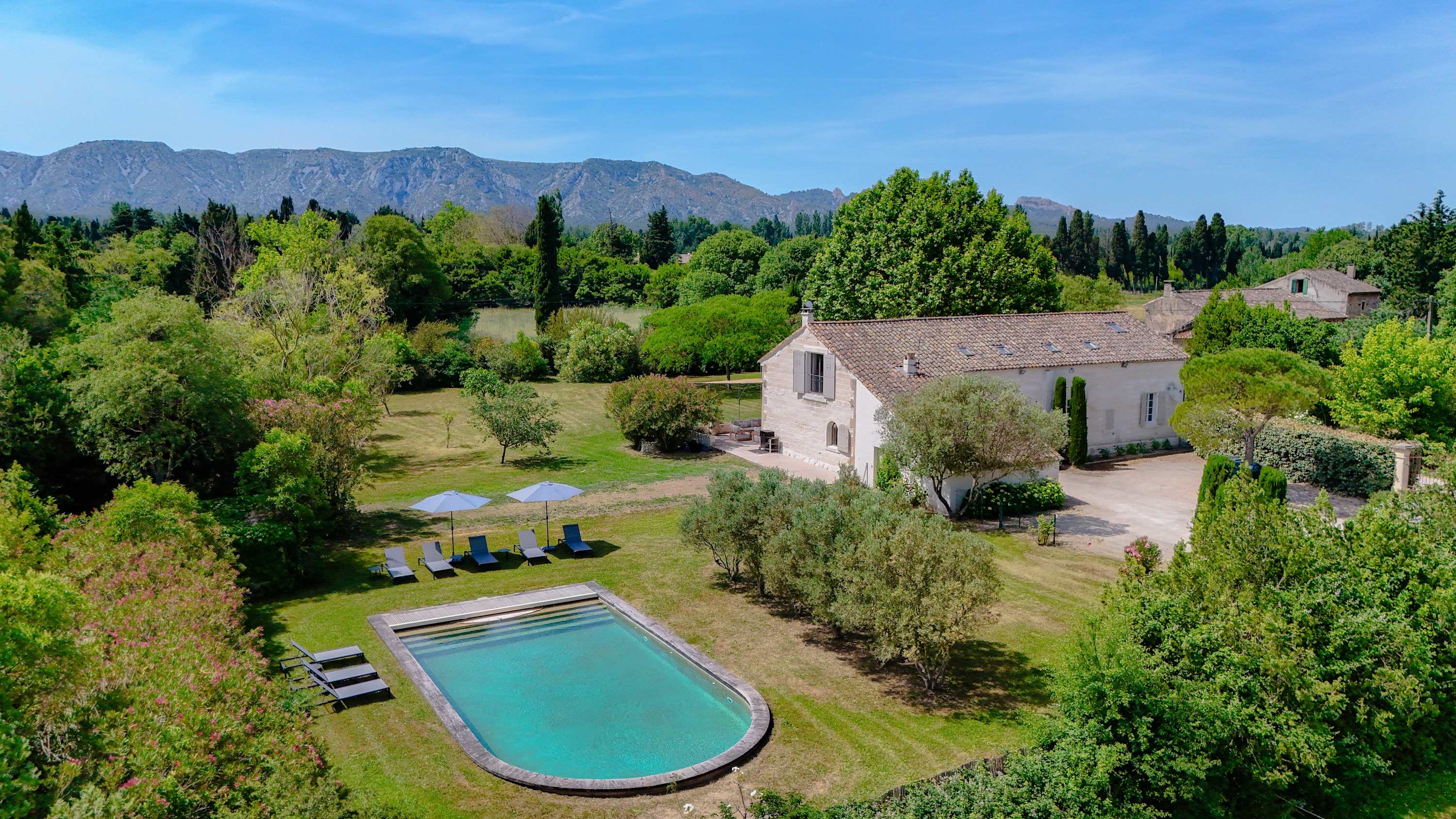 Villa Pamparigouste, Saint-Remy-de-Provence — Saint-Rémy-de-Provence, Provence-Alpes-Côte d'Azur — vacation rental