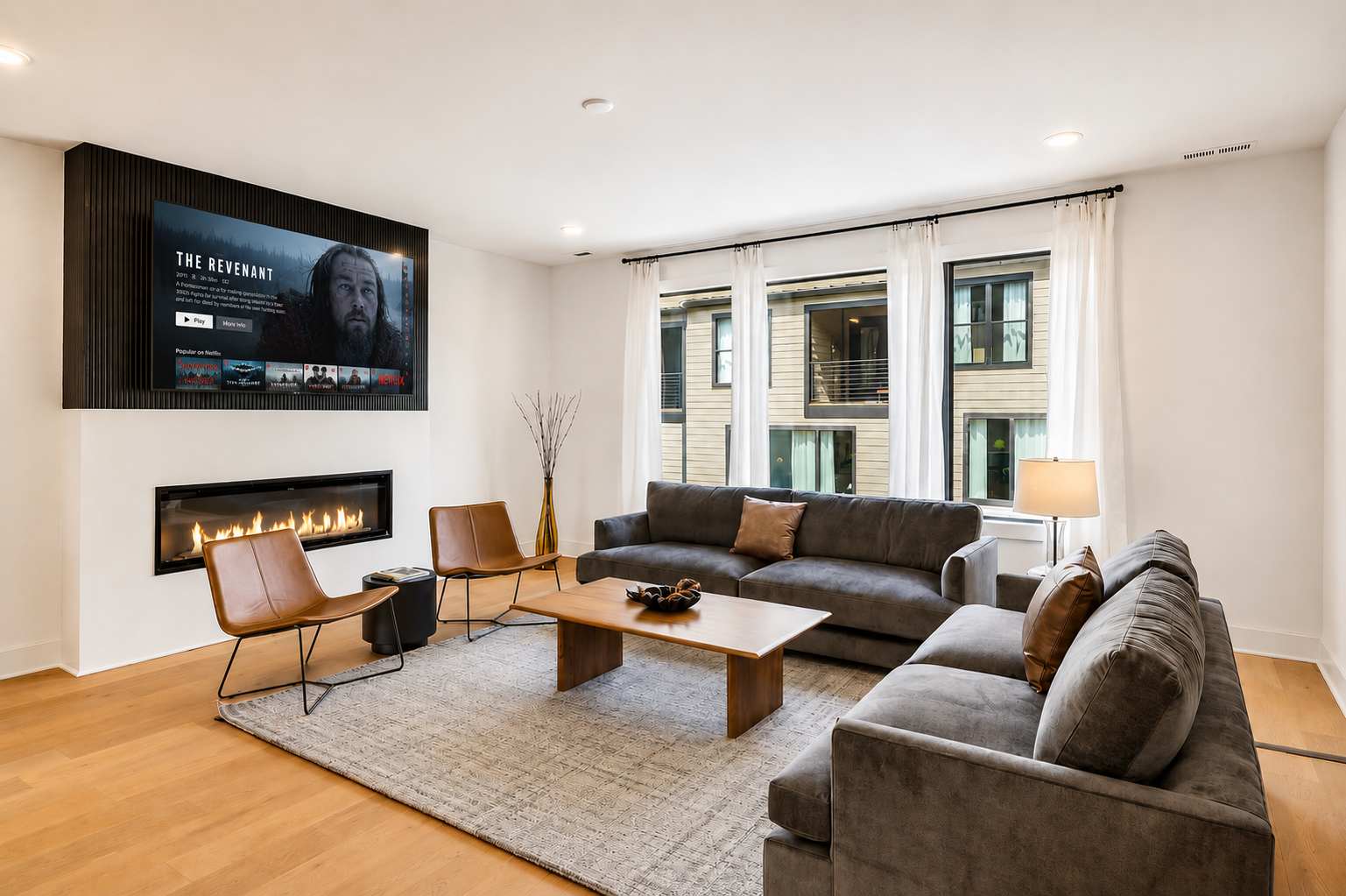 Modern townhome ft. rooftop lounge with hot tub!