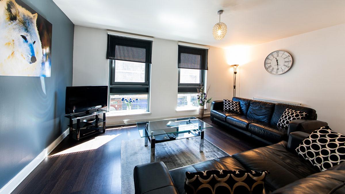 Test_Spacious Property in Birmingham in Chamberlain Square 2 B3 3AX - Property image 2 - VivreStays