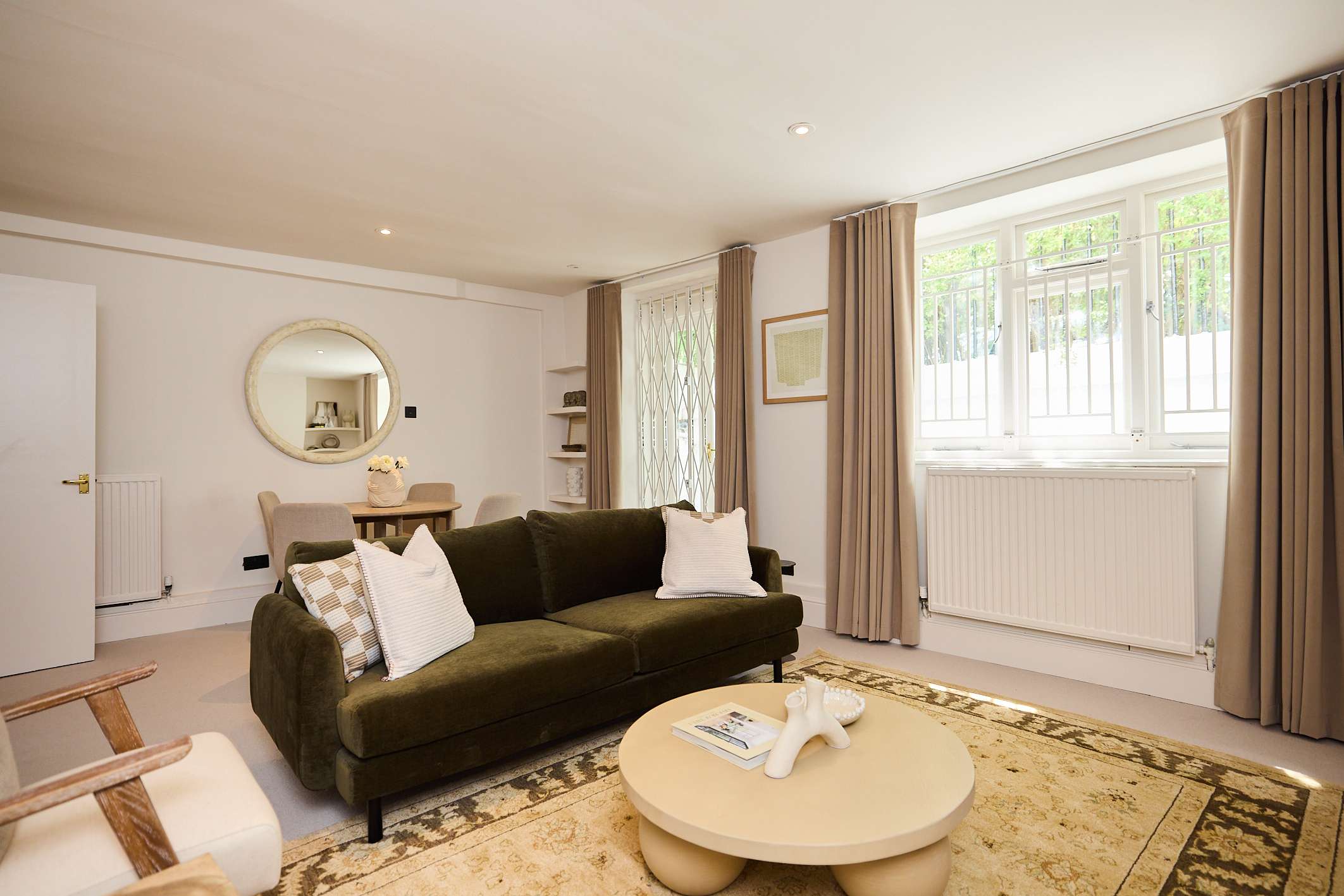 View The Ink & Olive Flat Clapham in Crescent Grove 31 SW4 7AF The Ink & Olive Flat Clapham in Crescent Grove 31 SW4 7AF - Property image 2 - VivreStays