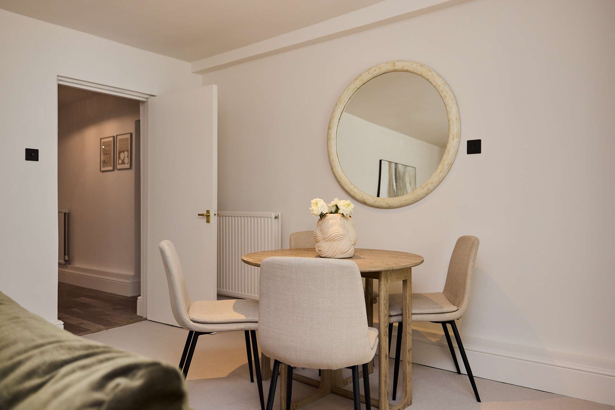 View The Ink & Olive Flat Clapham in Crescent Grove 31 SW4 7AF The Ink & Olive Flat Clapham in Crescent Grove 31 SW4 7AF - Property image 9 - VivreStays