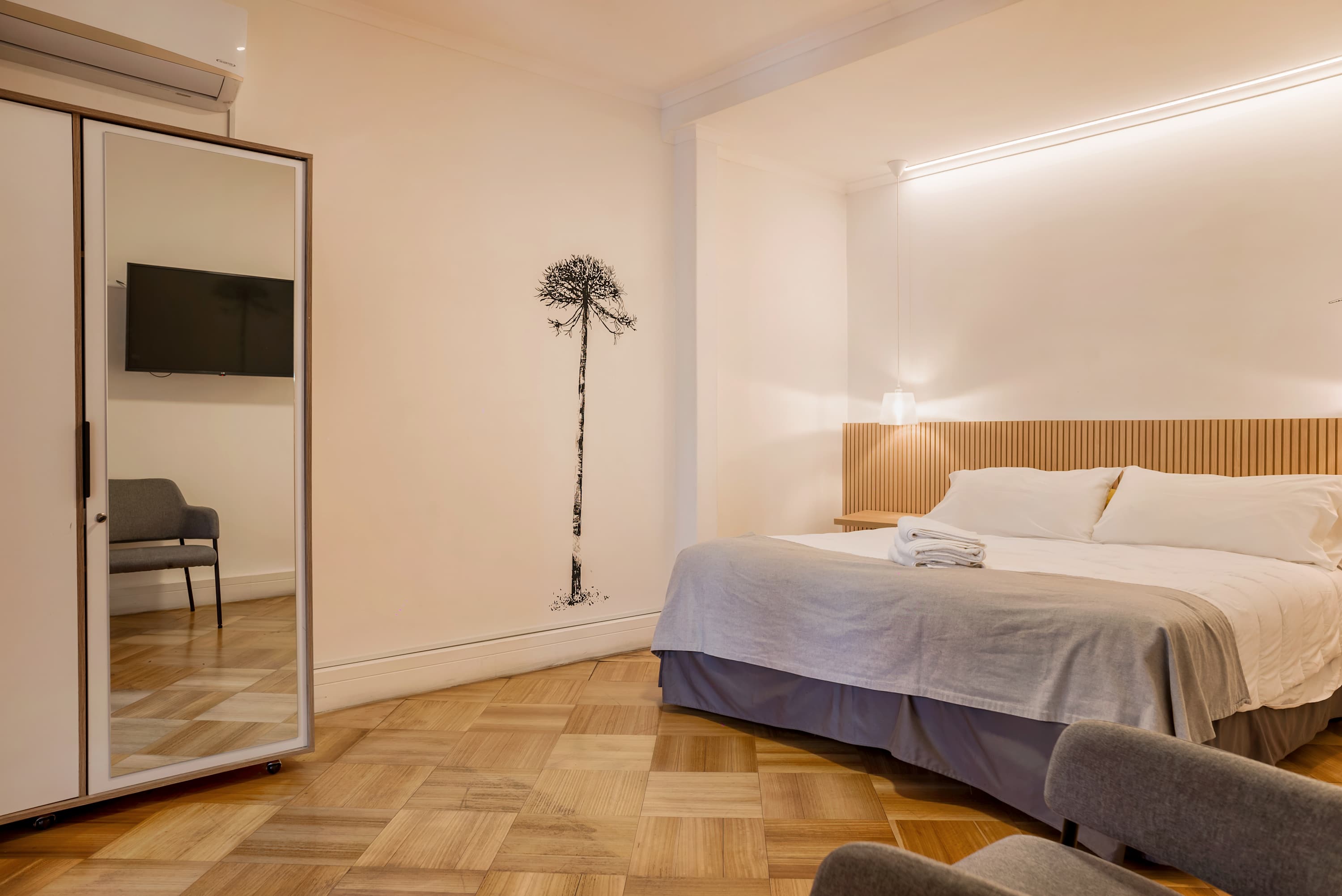 Luxury 1BR Loft in Bellavista | Near Metro Fits 5