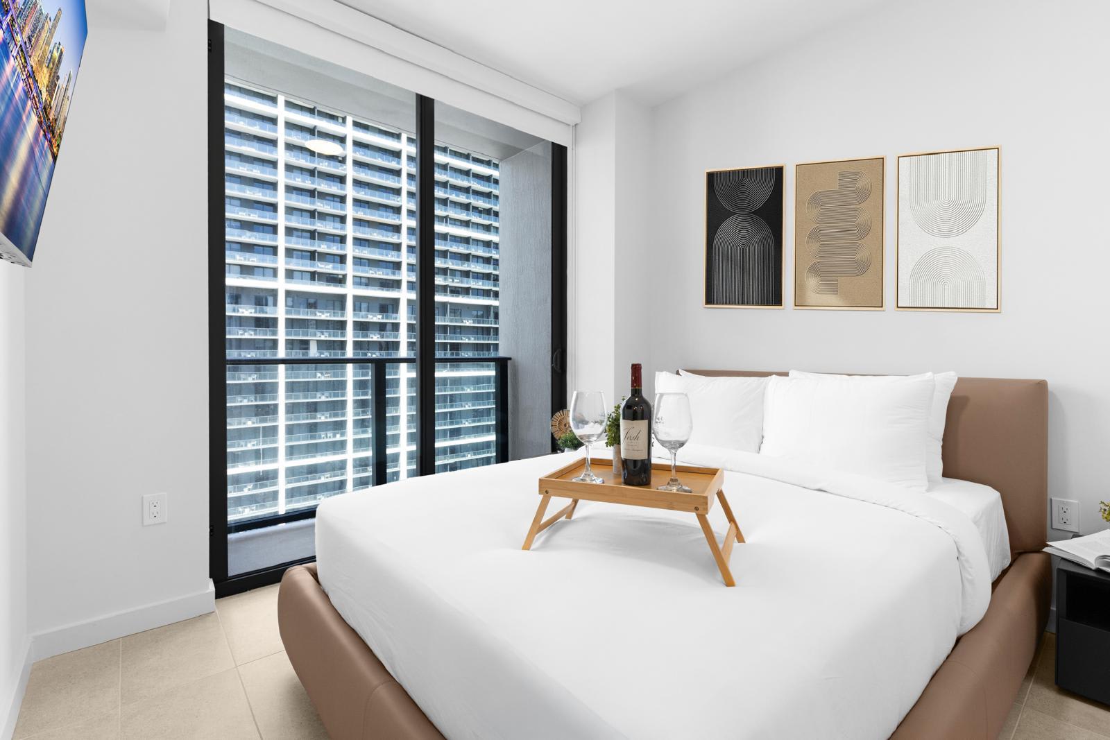 FIFA Fan Fest Walk - Sleek 1BR plus Den - RoofPool