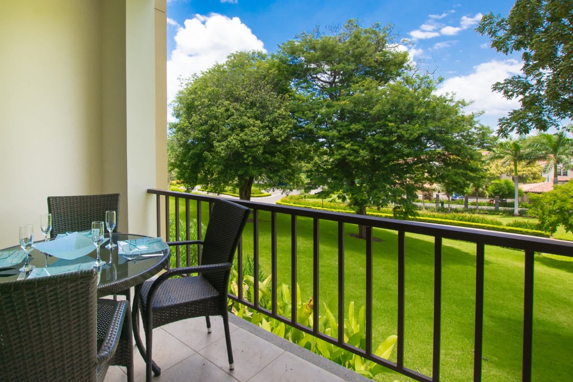 Chic Minimalist Condo with Swimming Pool, Hot Tub, and Beach Club...