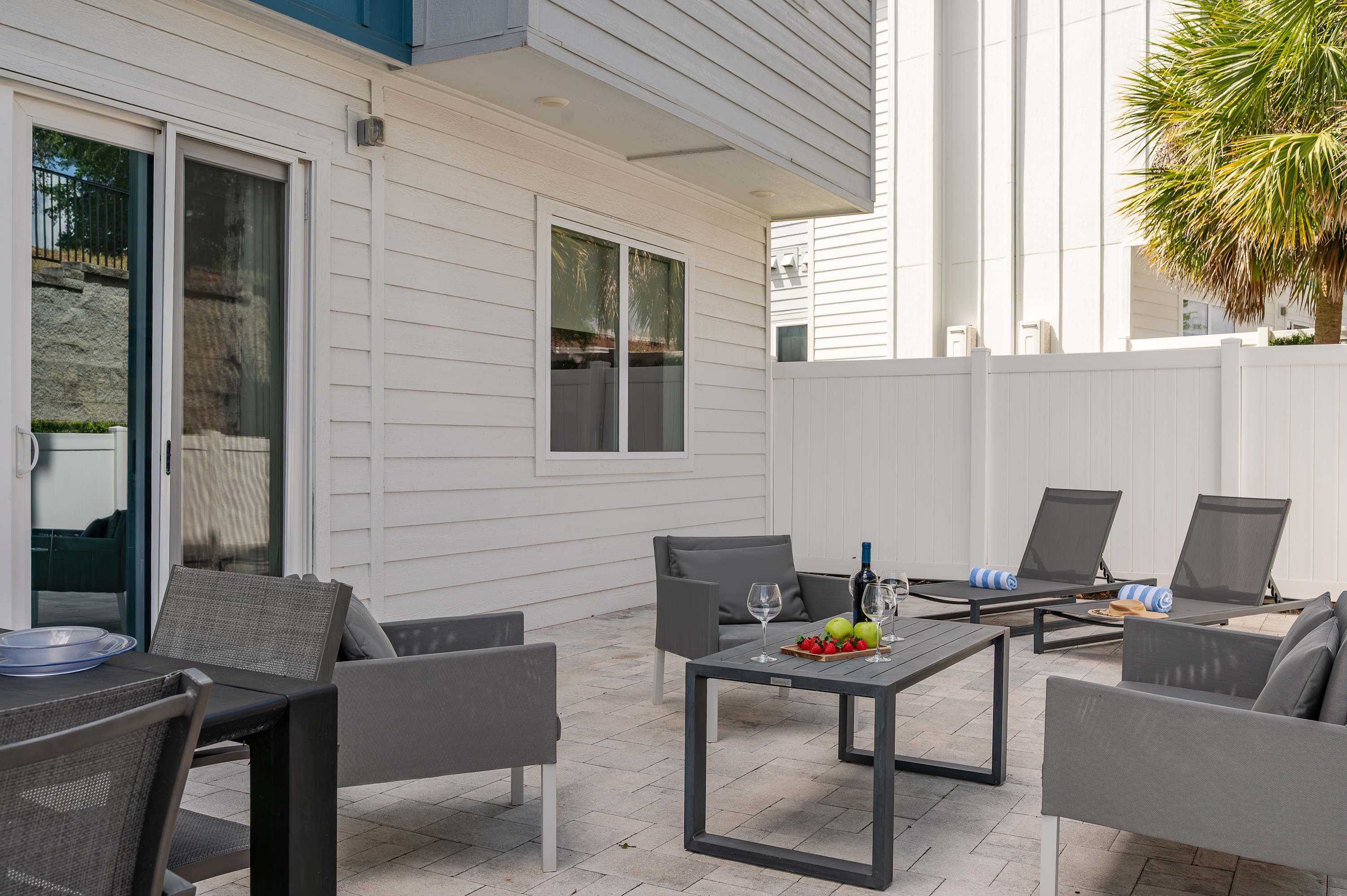 Condo w/pool & golf view balcony