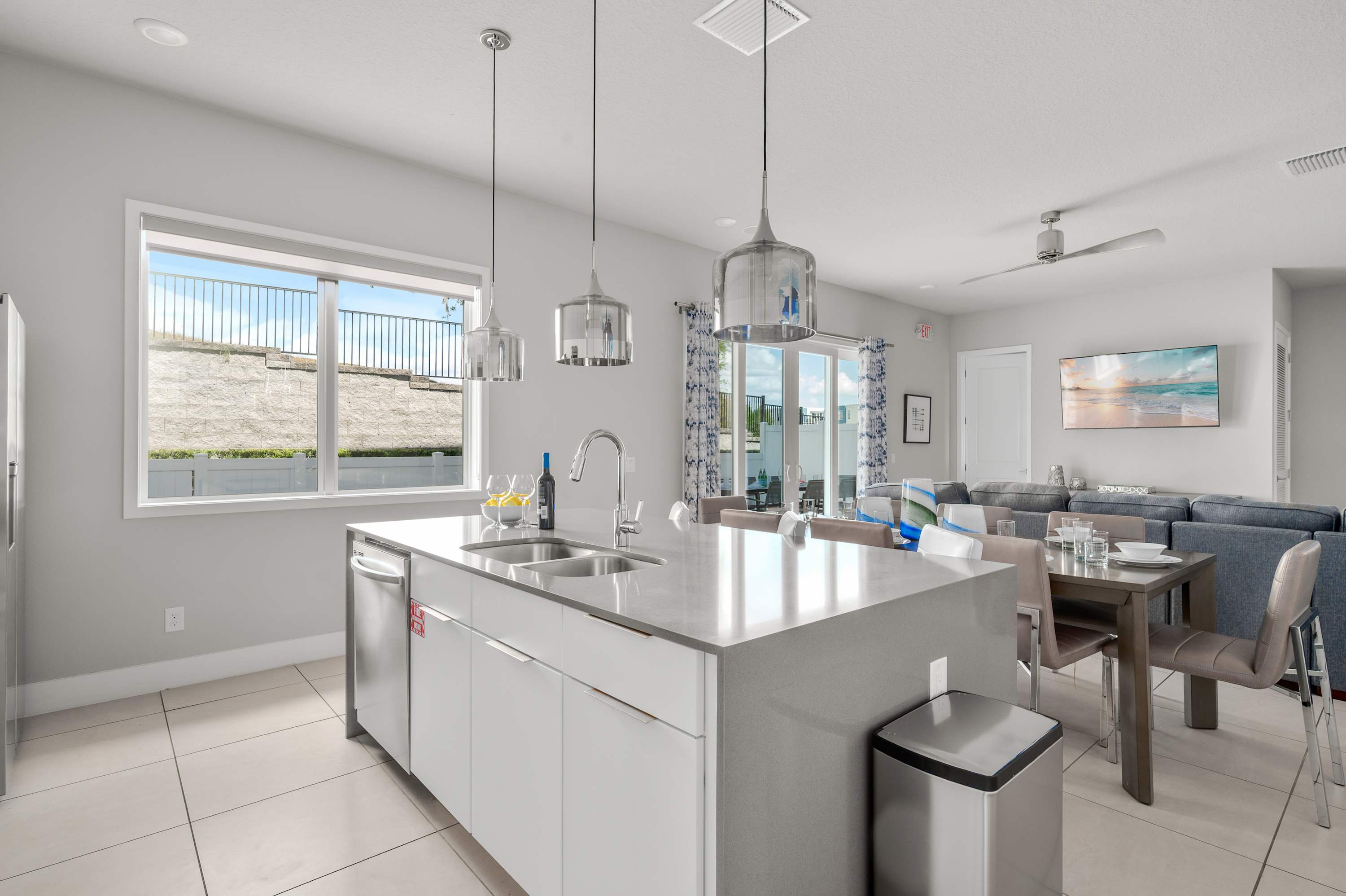 Condo w/pool & golf view balcony