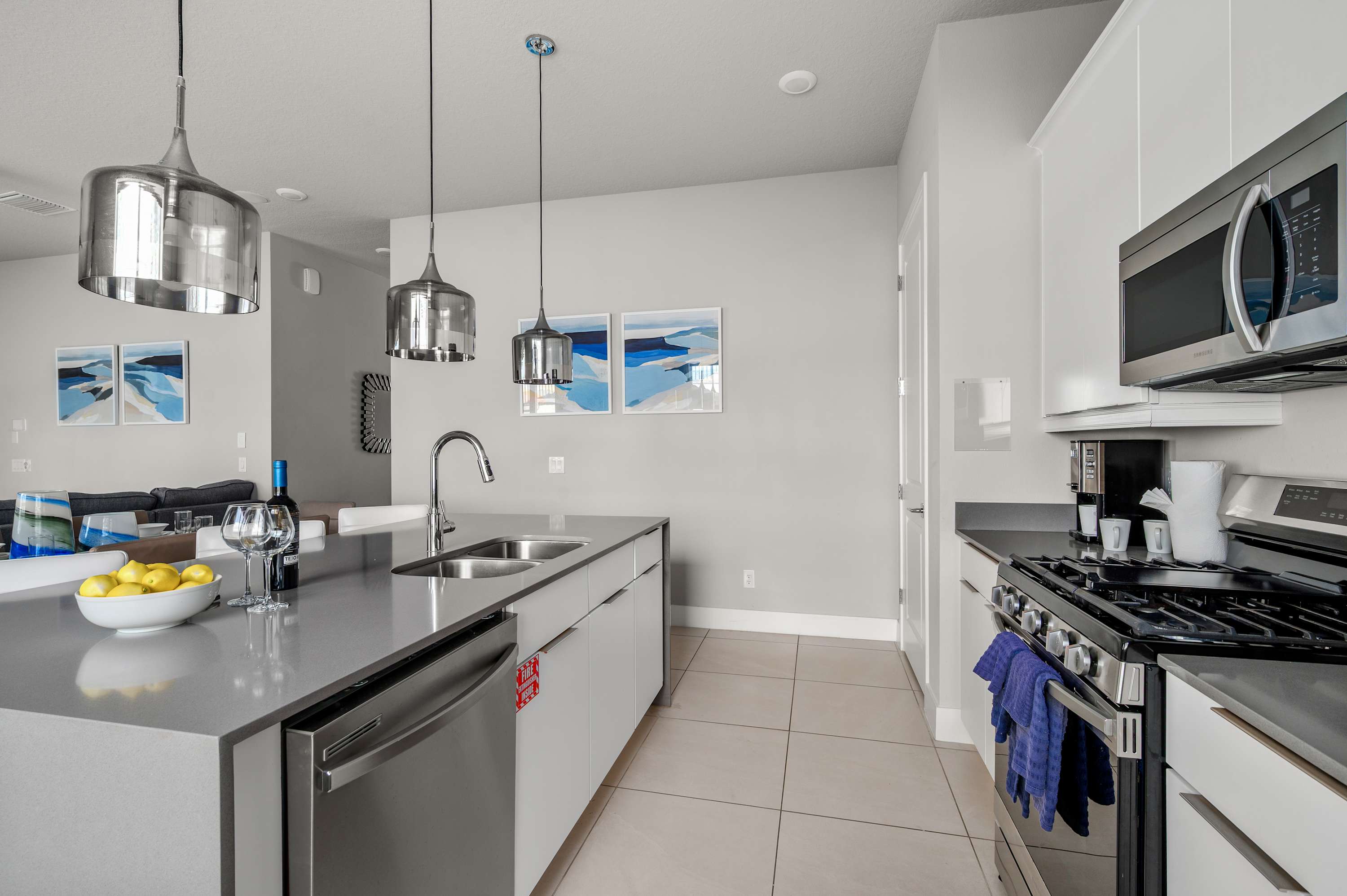 Condo w/pool & golf view balcony