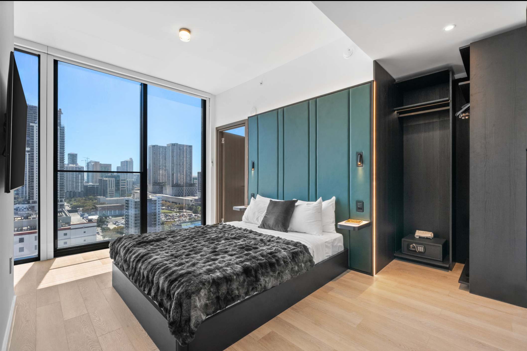 E11EVEN 2BR Luxury Stay with ELITE Amenities