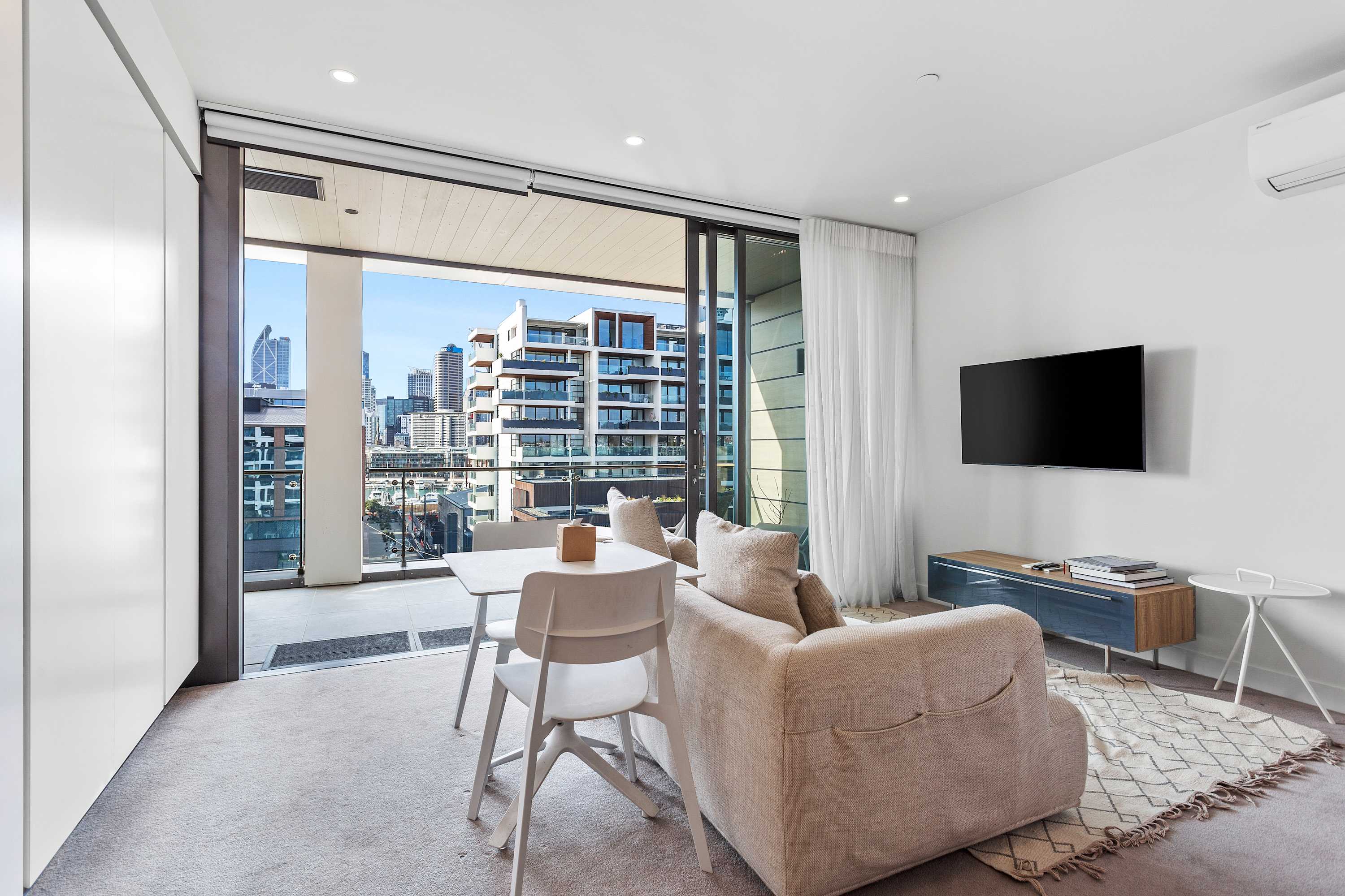 Modern Studio in Wynyard Quarter by Zodiak Stays | Photo 3