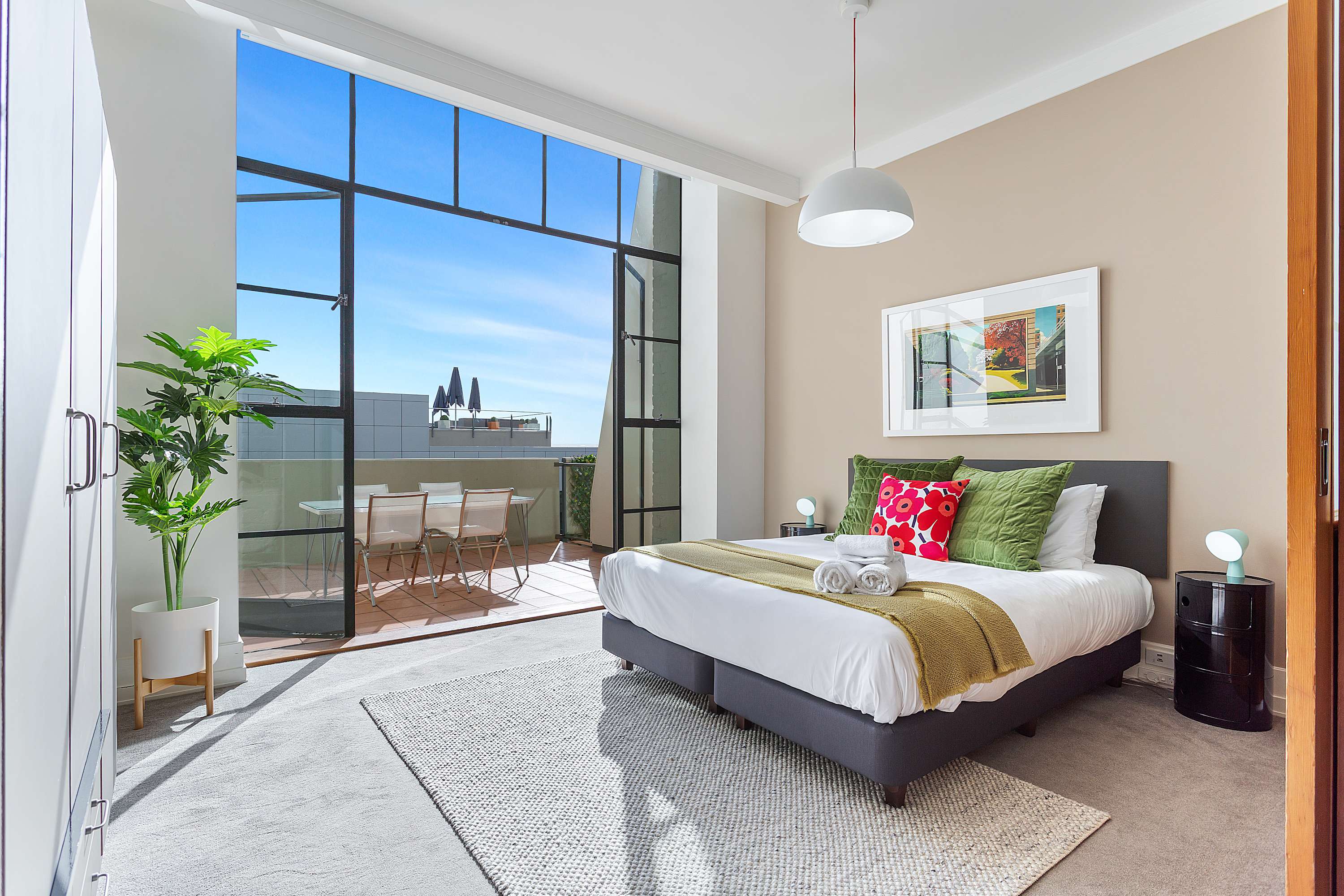 Lovely Bright Apt w Pool and Gym by Zodiak Stays | Photo 3