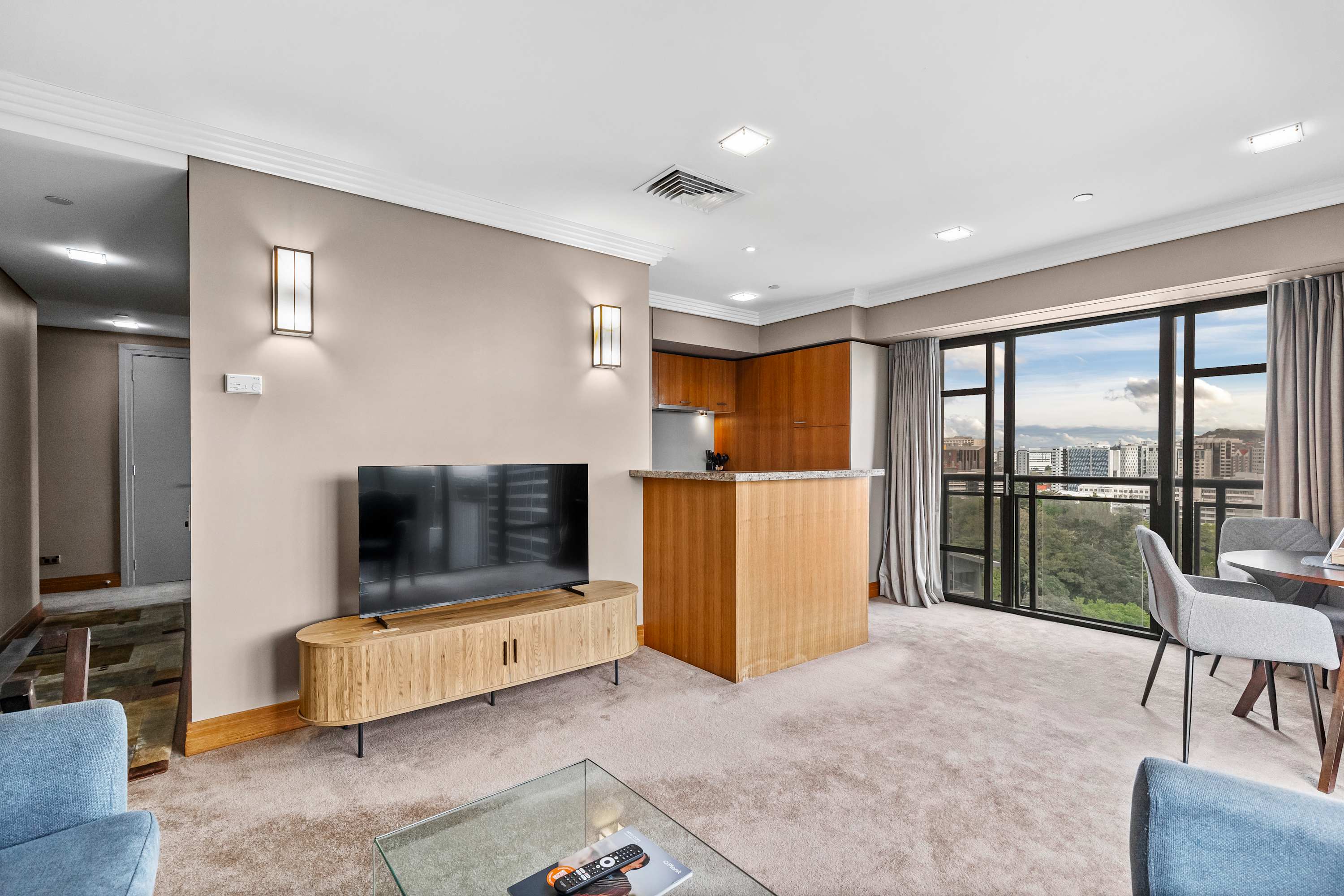 Central 1BR Apt with Sky Tower Views by Zodiak Stays | Photo 3