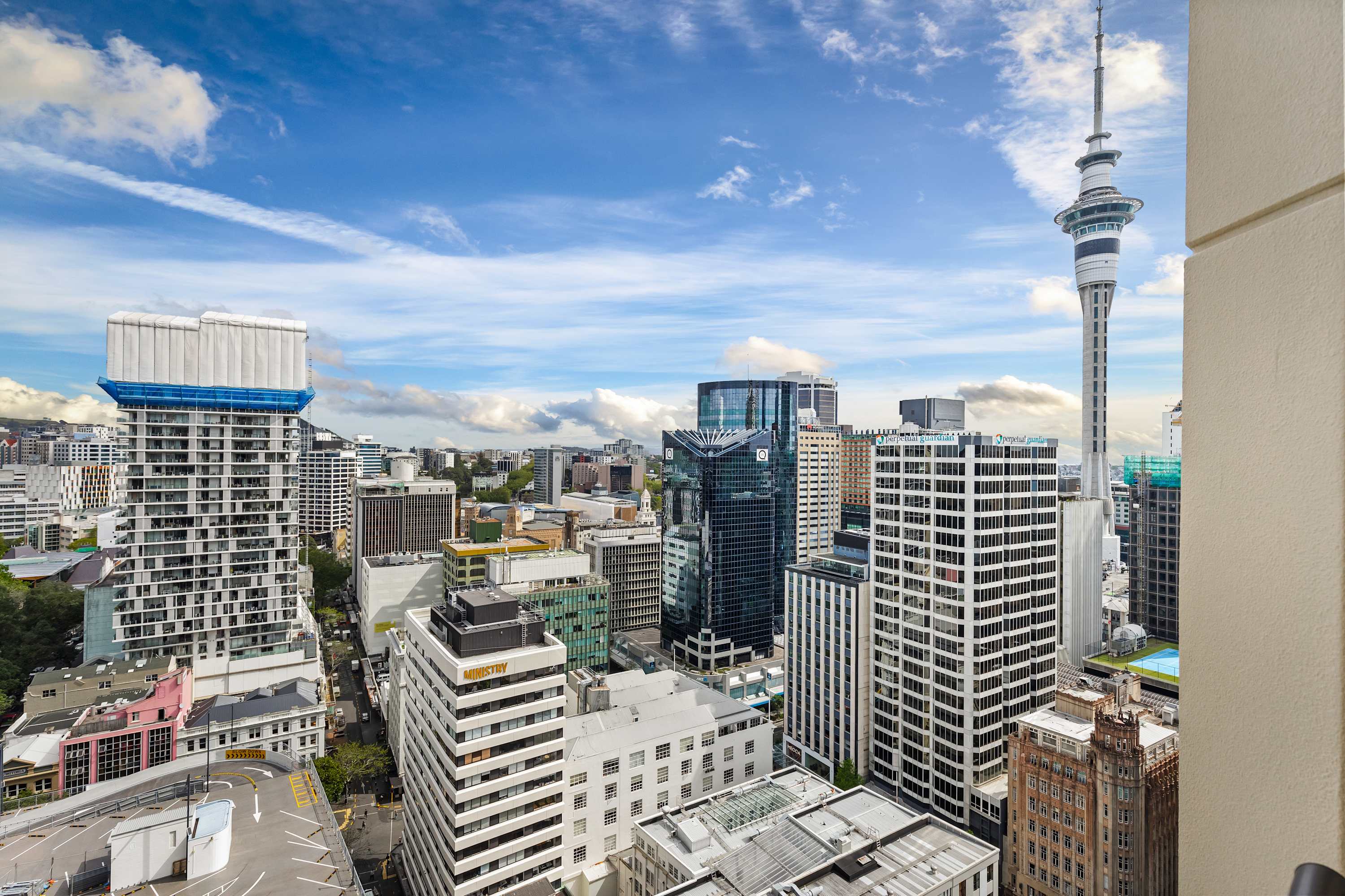 Central 1BR Apt with Sky Tower Views by Zodiak Stays | Photo 2