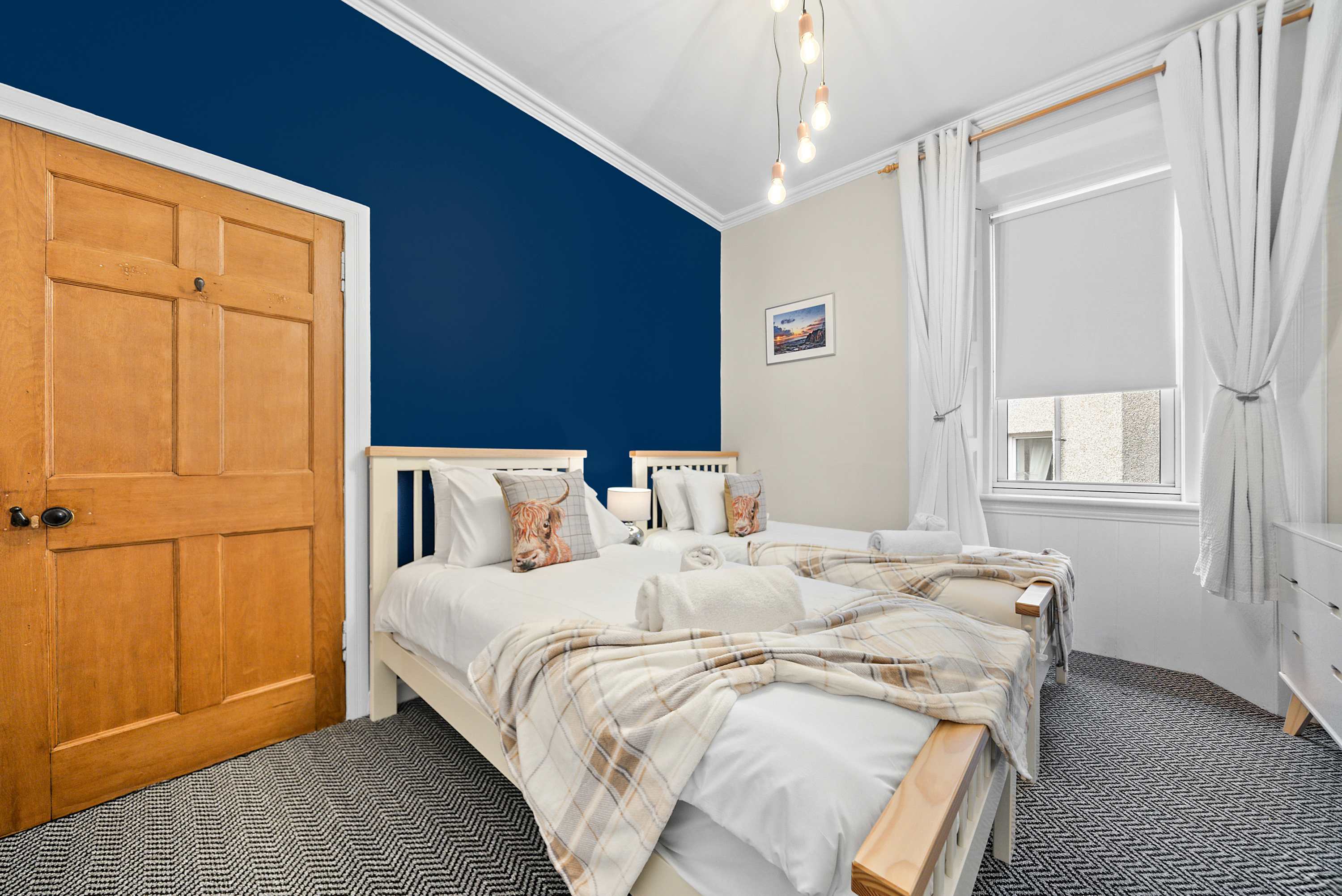 Castle Terrace : 4 Bed Edwardian Luxury Residence in Stirling City Centre in Queen Street 6 FK8 1HN - Property image 13 - VivreStays