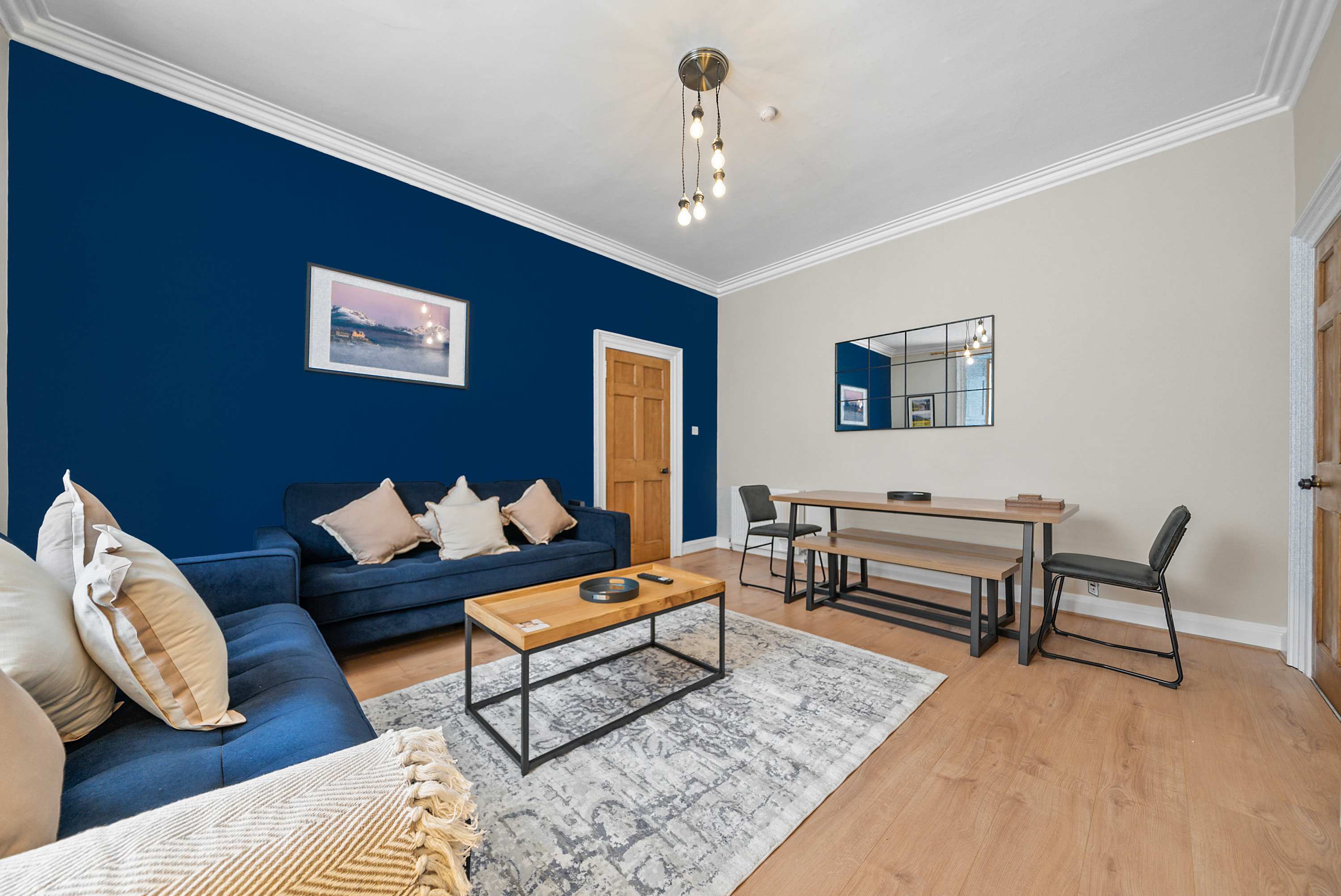 Castle Terrace : 4 Bed Edwardian Luxury Residence in Stirling City Centre in Queen Street 6 FK8 1HN - Property image 10 - VivreStays