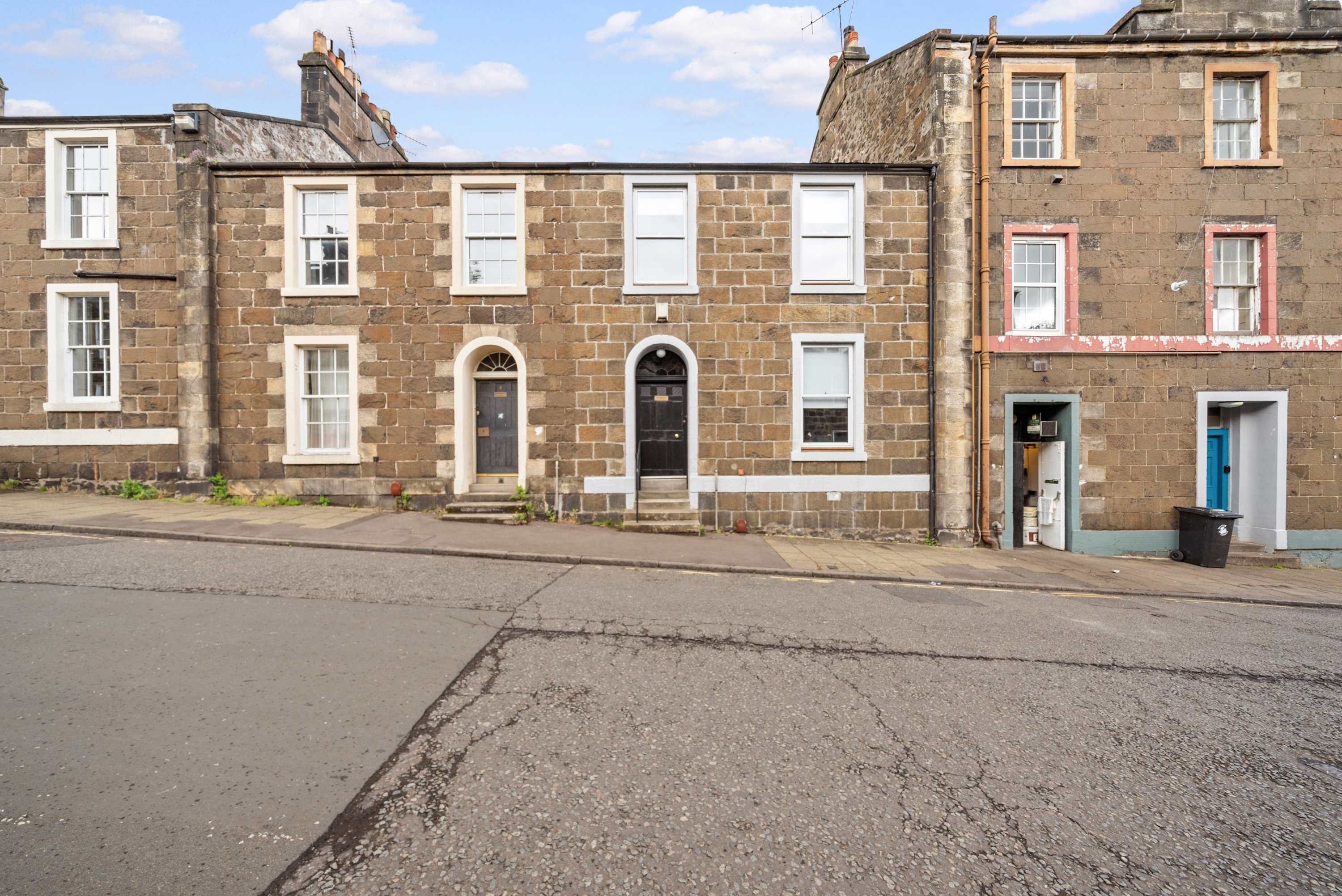 Castle Terrace : 4 Bed Edwardian Luxury Residence in Stirling City Centre in Queen Street 6 FK8 1HN - Property image 3 - VivreStays
