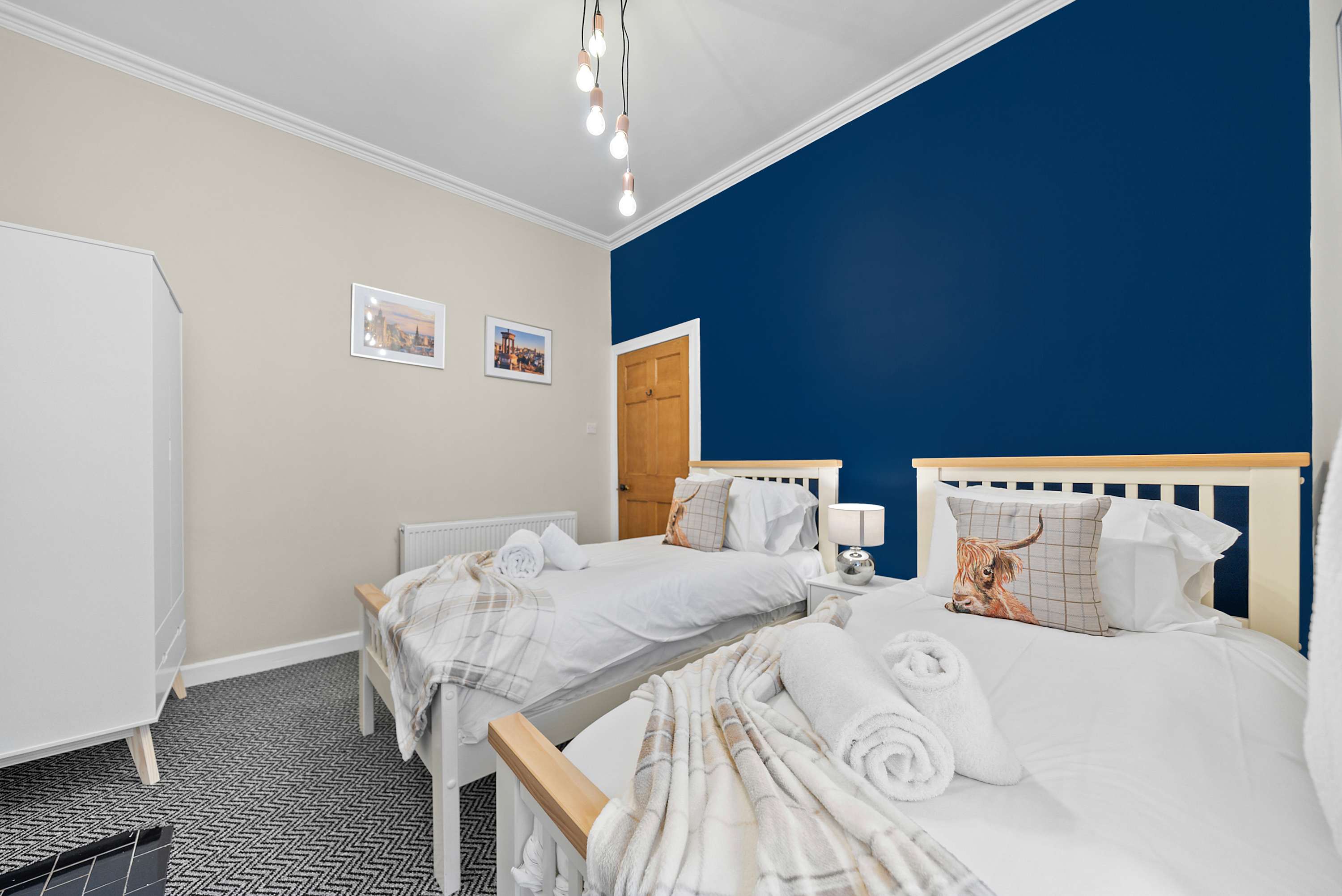 Castle Terrace : 4 Bed Edwardian Luxury Residence in Stirling City Centre in Queen Street 6 FK8 1HN - Property image 12 - VivreStays