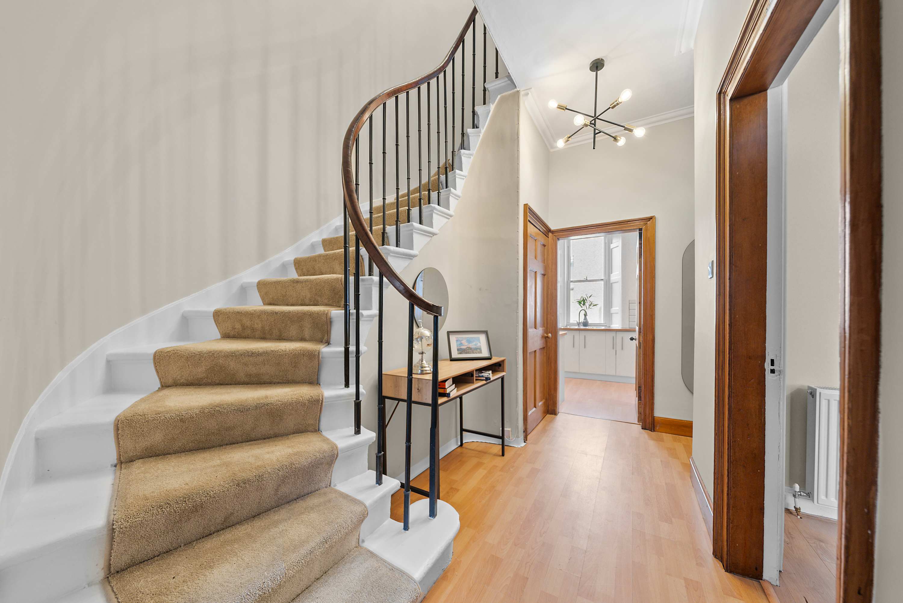 Castle Terrace : 4 Bed Edwardian Luxury Residence in Stirling City Centre in Queen Street 6 FK8 1HN - Property image 4 - VivreStays