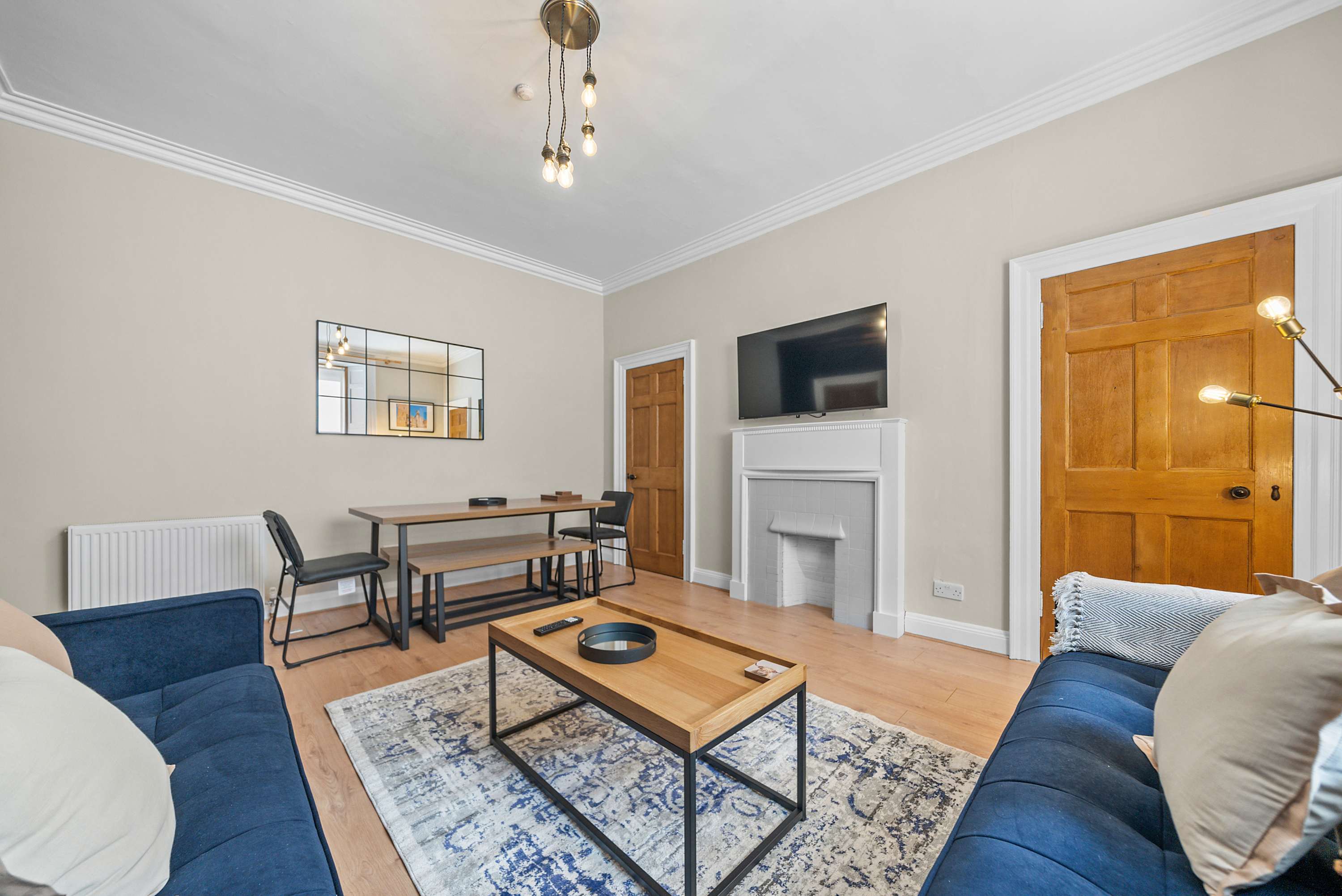 Castle Terrace : 4 Bed Edwardian Luxury Residence in Stirling City Centre in Queen Street 6 FK8 1HN - Property image 9 - VivreStays