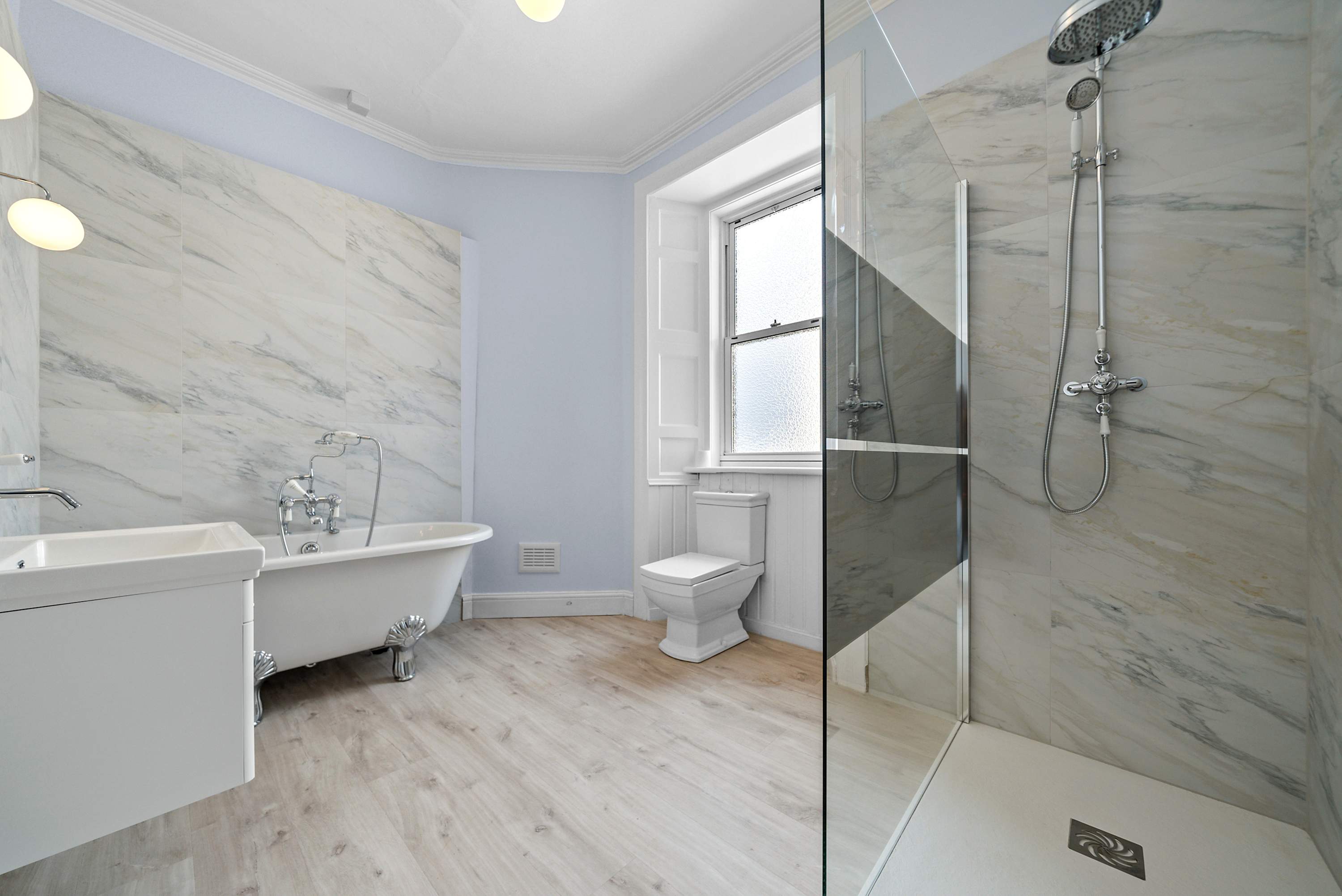 Castle Terrace : 4 Bed Edwardian Luxury Residence in Stirling City Centre in Queen Street 6 FK8 1HN - Property image 28 - VivreStays
