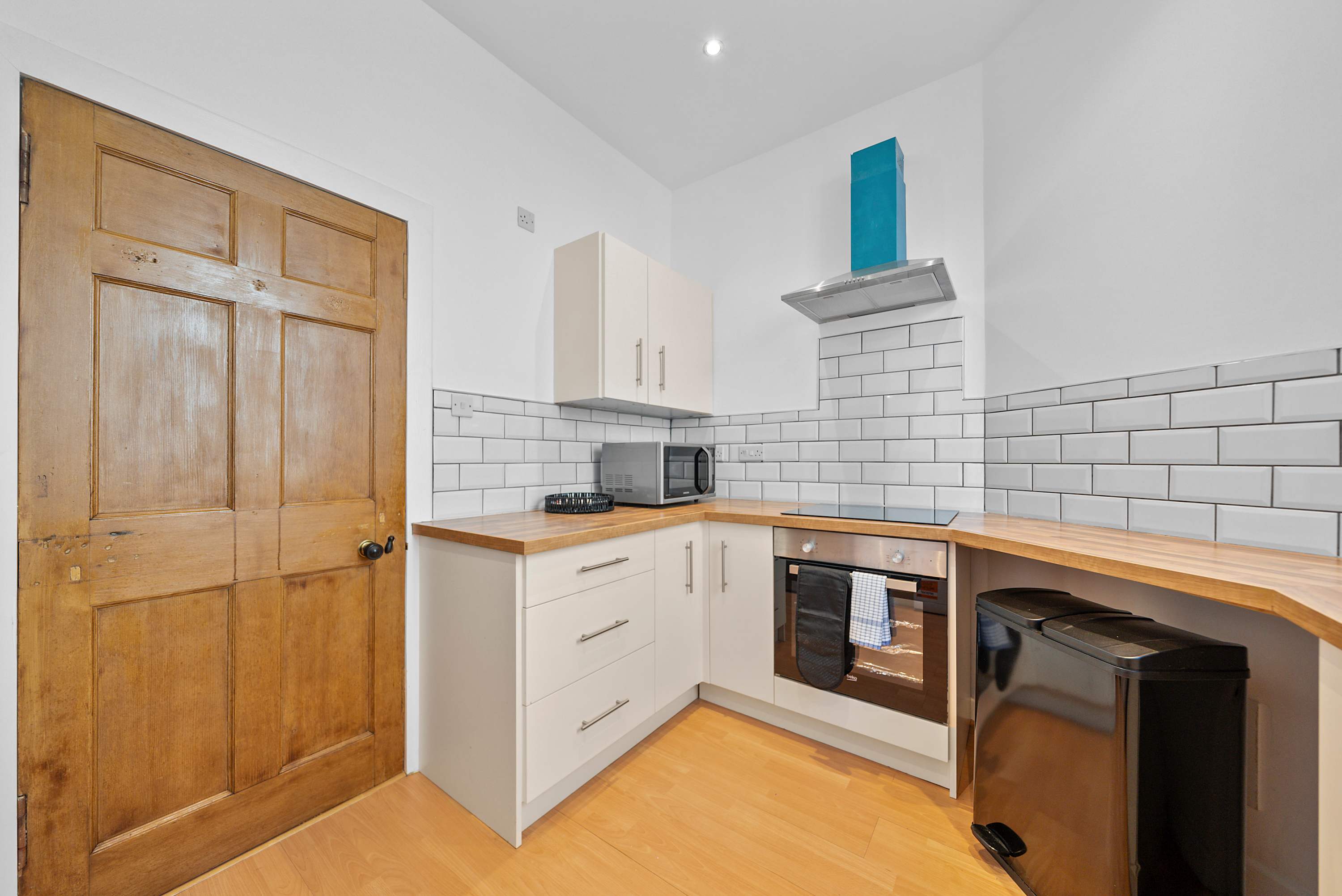 Castle Terrace : 4 Bed Edwardian Luxury Residence in Stirling City Centre in Queen Street 6 FK8 1HN - Property image 22 - VivreStays