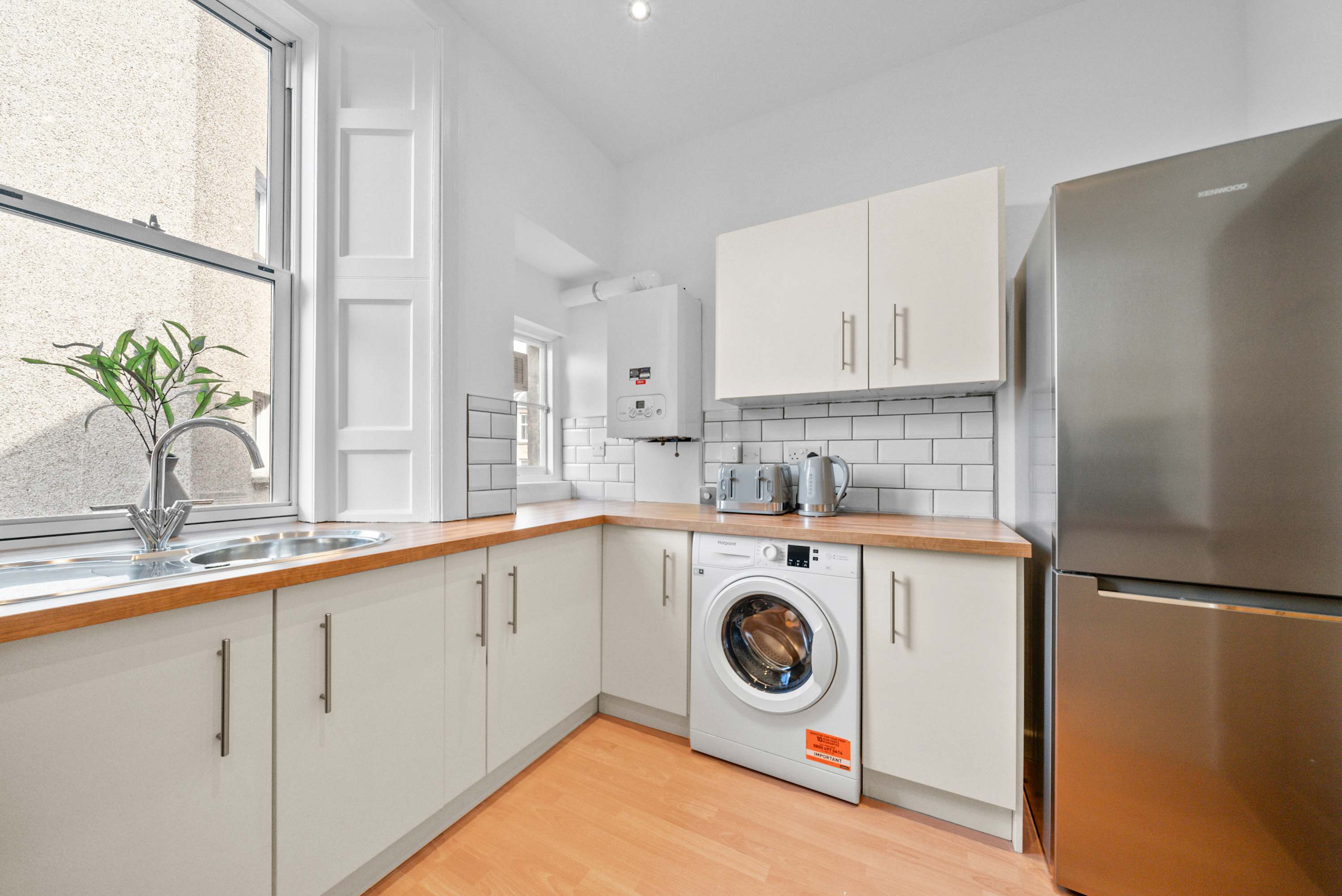 Castle Terrace : 4 Bed Edwardian Luxury Residence in Stirling City Centre in Queen Street 6 FK8 1HN - Property image 23 - VivreStays