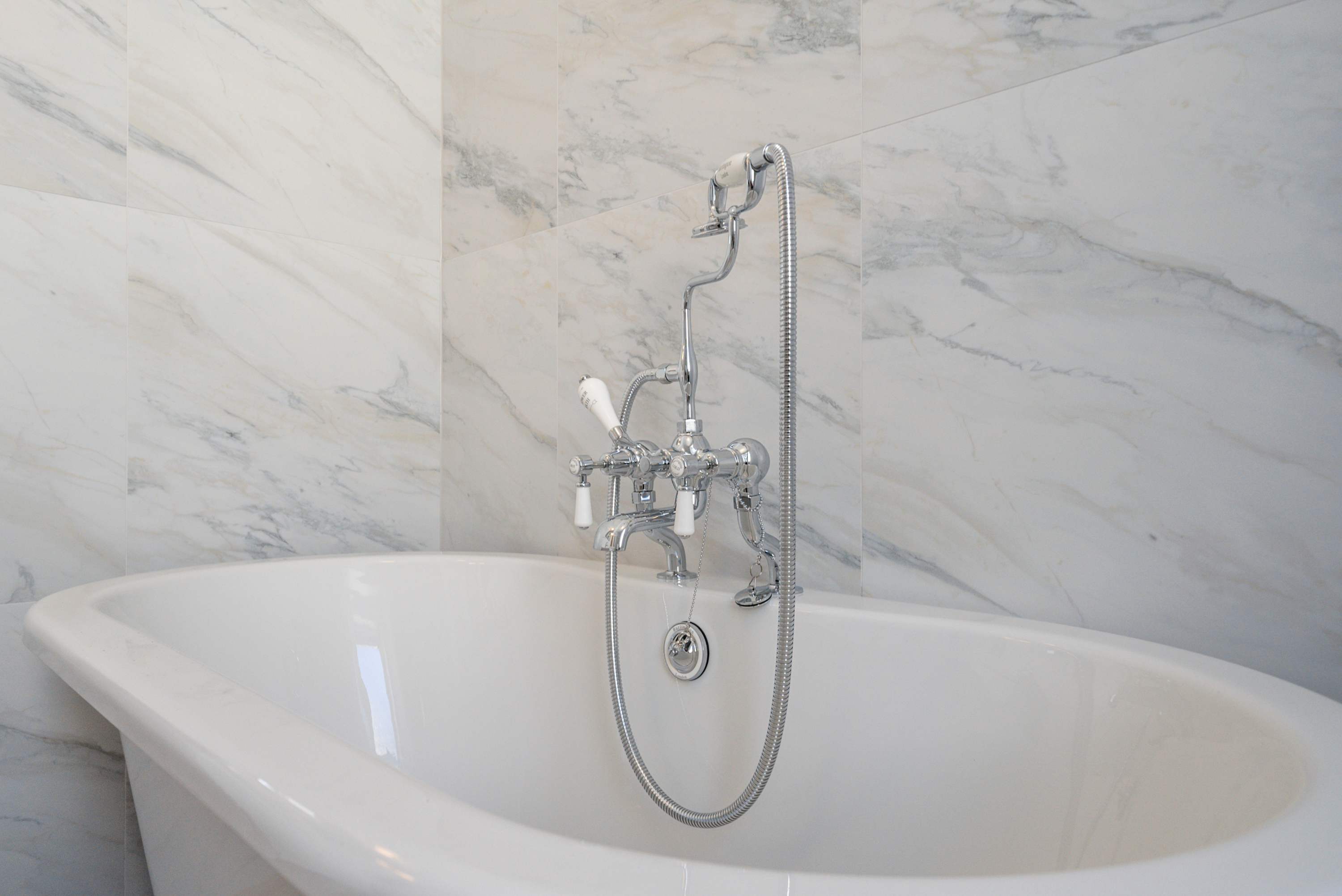 Castle Terrace : 4 Bed Edwardian Luxury Residence in Stirling City Centre in Queen Street 6 FK8 1HN - Property image 29 - VivreStays