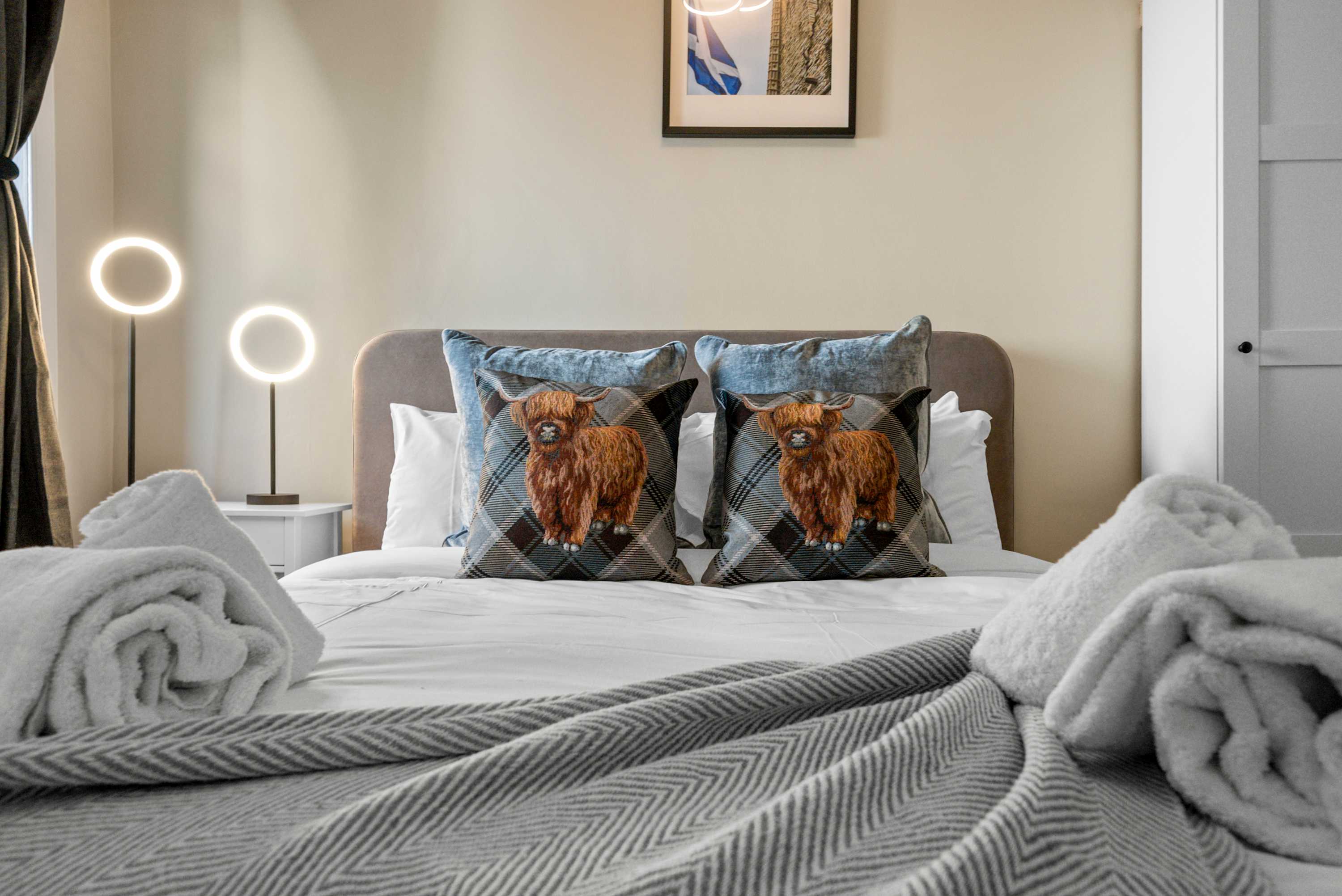 Castle Terrace : 4 Bed Edwardian Luxury Residence in Stirling City Centre in Queen Street 6 FK8 1HN - Property image 20 - VivreStays
