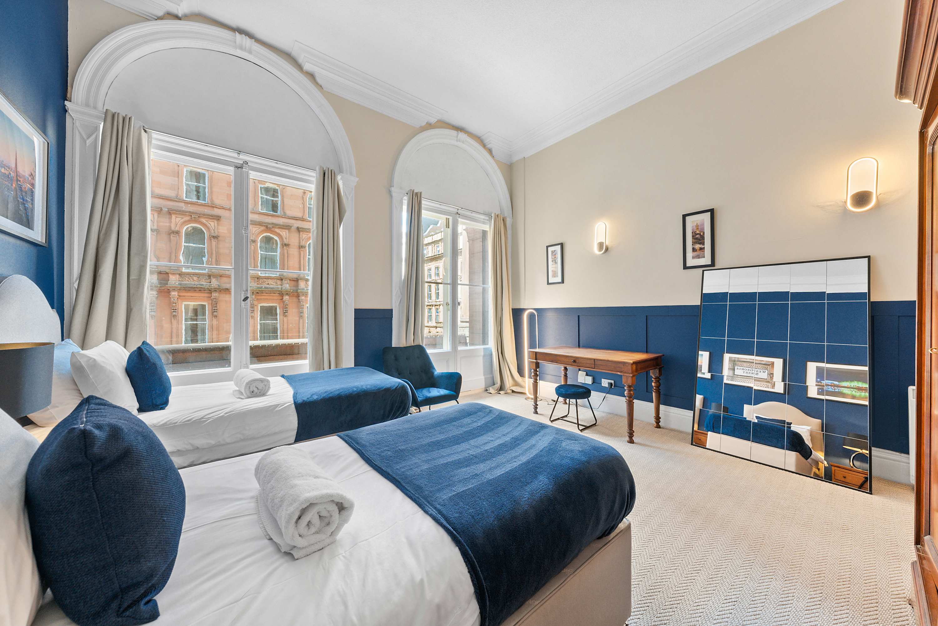 West George Street: 2 Bed City Centre Luxury Apartment in Glasgow in 2/2 121 West George Street G2 1QR - Property image 11 - VivreStays