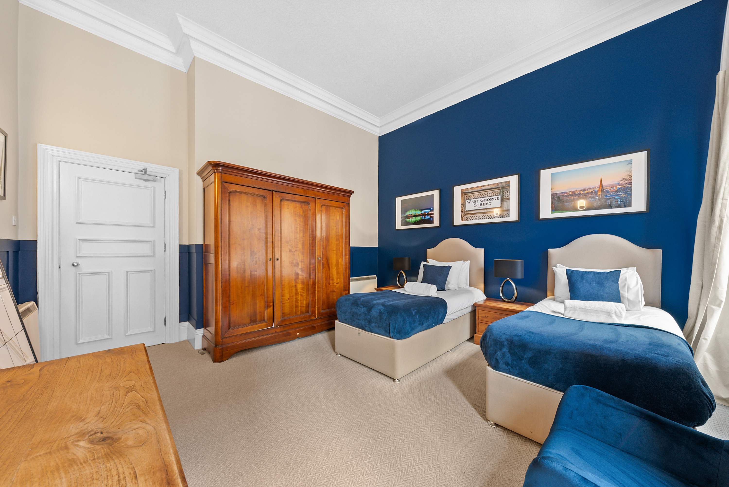 West George Street: 2 Bed City Centre Luxury Apartment in Glasgow in 2/2 121 West George Street G2 1QR - Property image 10 - VivreStays