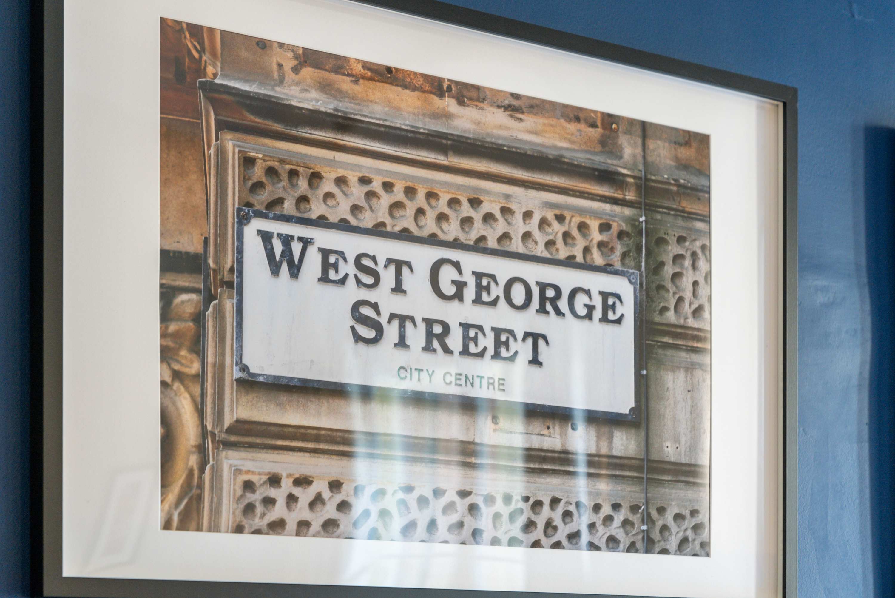 West George Street: 2 Bed City Centre Luxury Apartment in Glasgow in 2/2 121 West George Street G2 1QR - Property image 2 - VivreStays