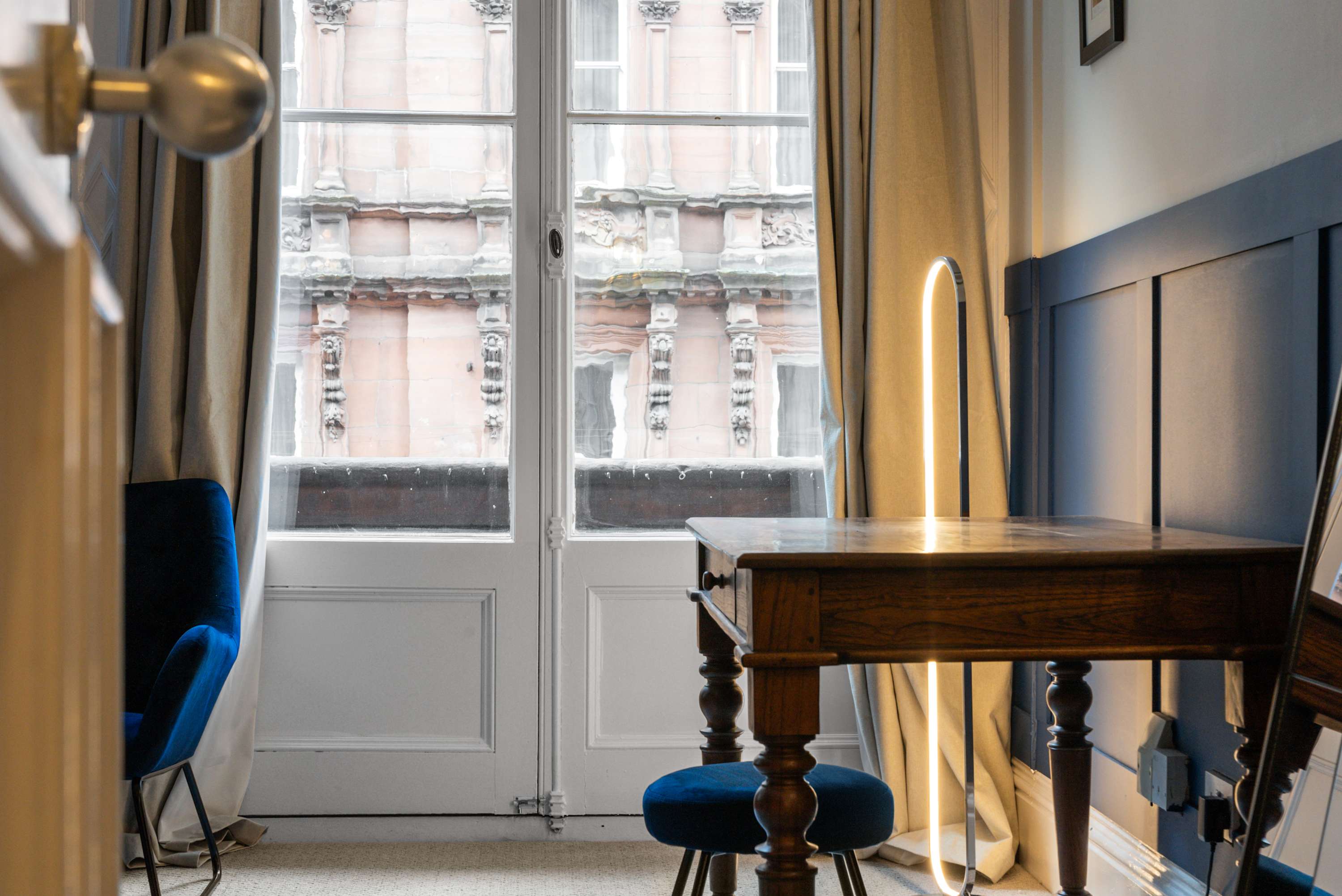 West George Street: 2 Bed City Centre Luxury Apartment in Glasgow in 2/2 121 West George Street G2 1QR - Property image 18 - VivreStays