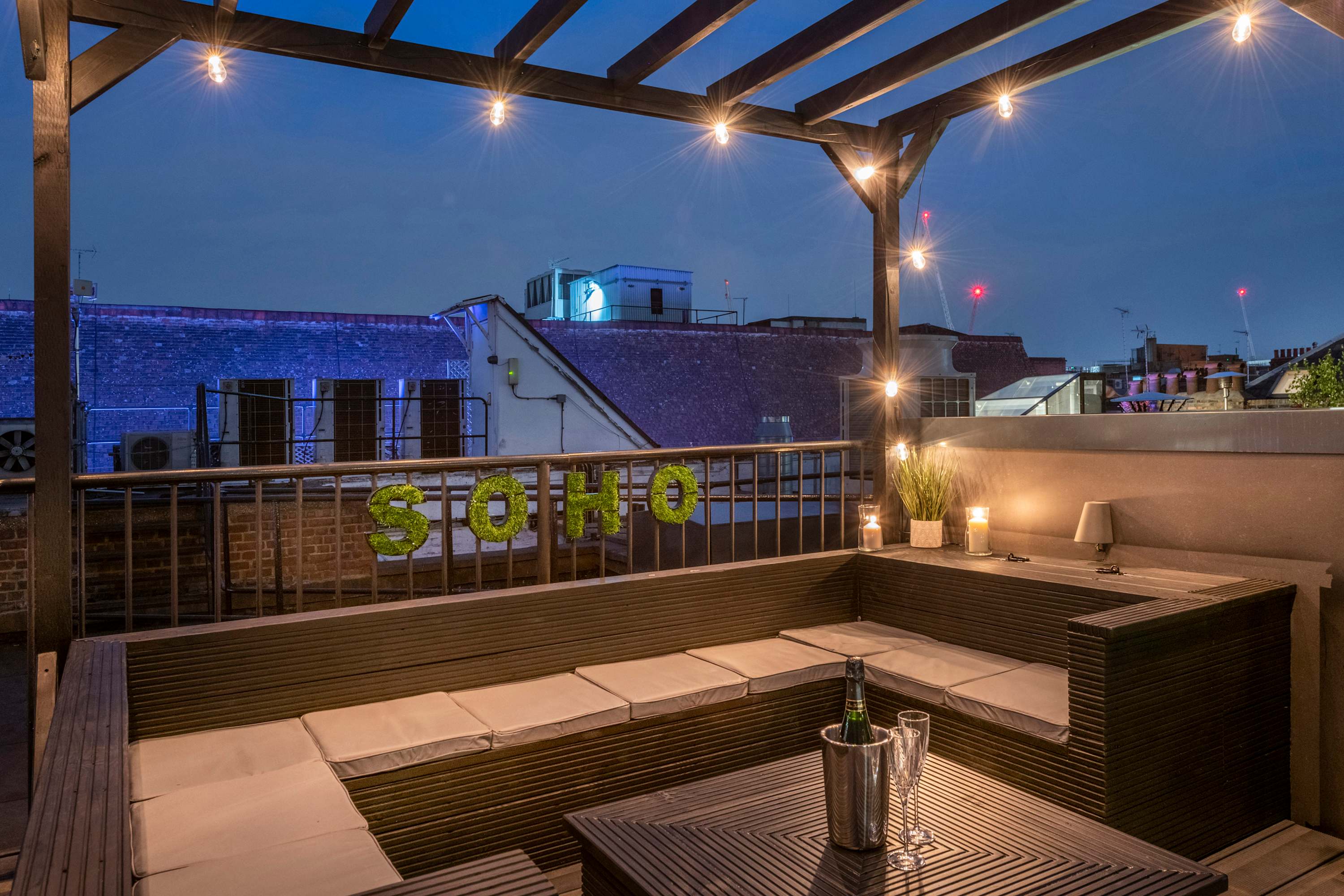 View 1-bed Soho Penthouse · Rooftop Terrace · Sleeps 4 in Old Compton Street , 4 W1D 4TN 1-bed Soho Penthouse · Rooftop Terrace · Sleeps 4 in Old Compton Street , 4 W1D 4TN - Property image 8 - VivreStays
