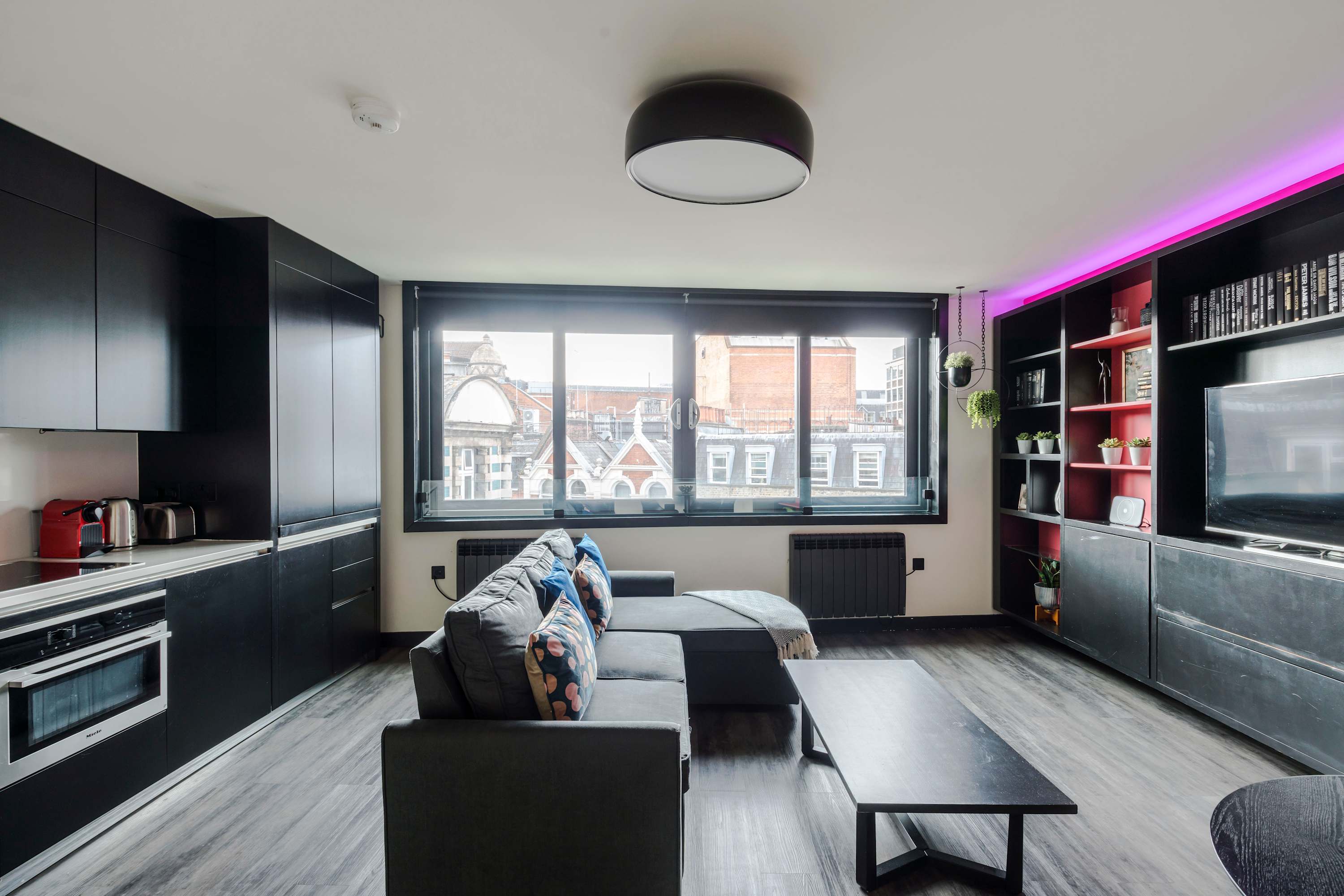View 1-bed Soho Penthouse · Rooftop Terrace · Sleeps 4 in Old Compton Street , 4 W1D 4TN 1-bed Soho Penthouse · Rooftop Terrace · Sleeps 4 in Old Compton Street , 4 W1D 4TN - Property image 4 - VivreStays