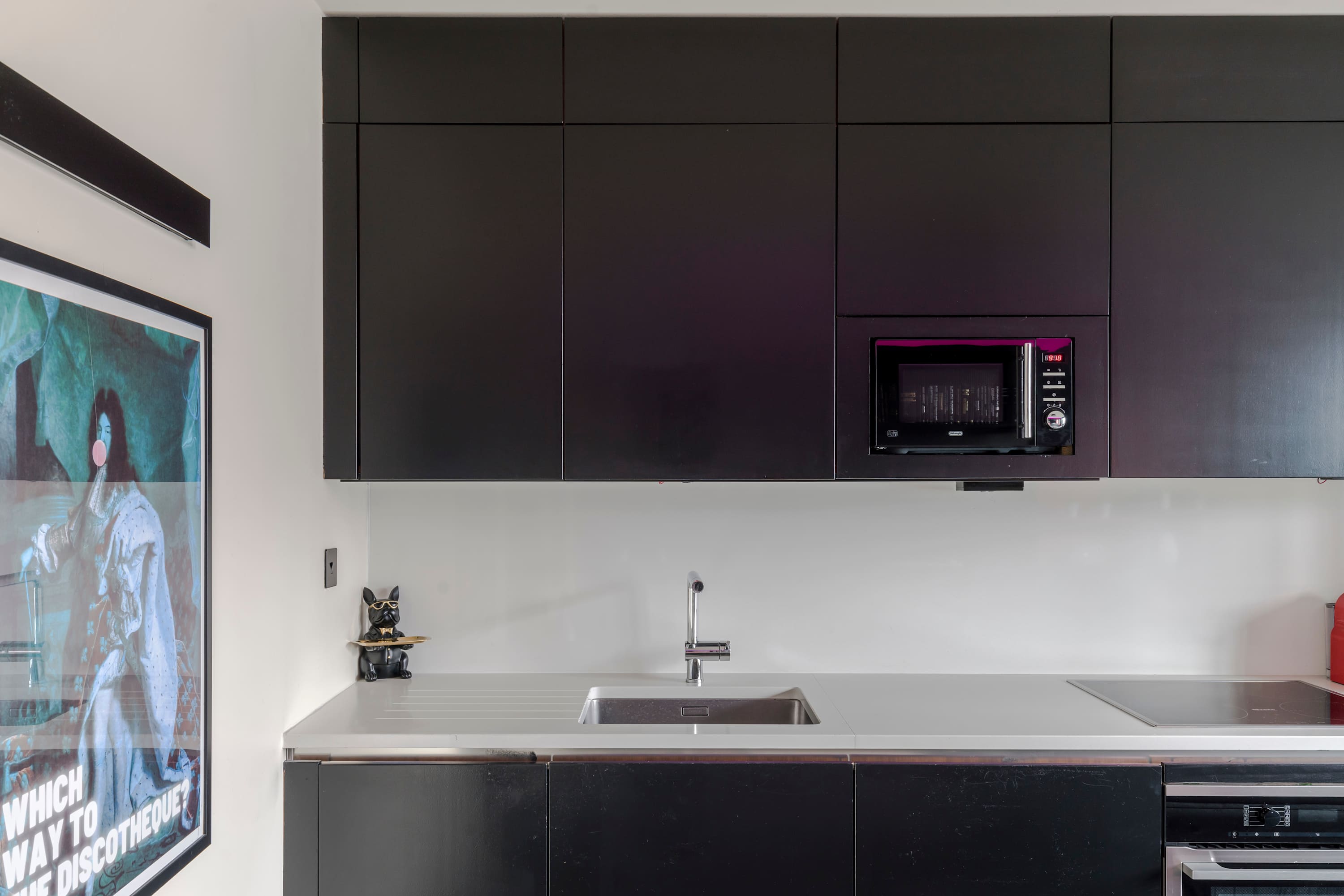 View 1-bed Soho Penthouse · Rooftop Terrace · Sleeps 4 in Old Compton Street , 4 W1D 4TN 1-bed Soho Penthouse · Rooftop Terrace · Sleeps 4 in Old Compton Street , 4 W1D 4TN - Property image 12 - VivreStays