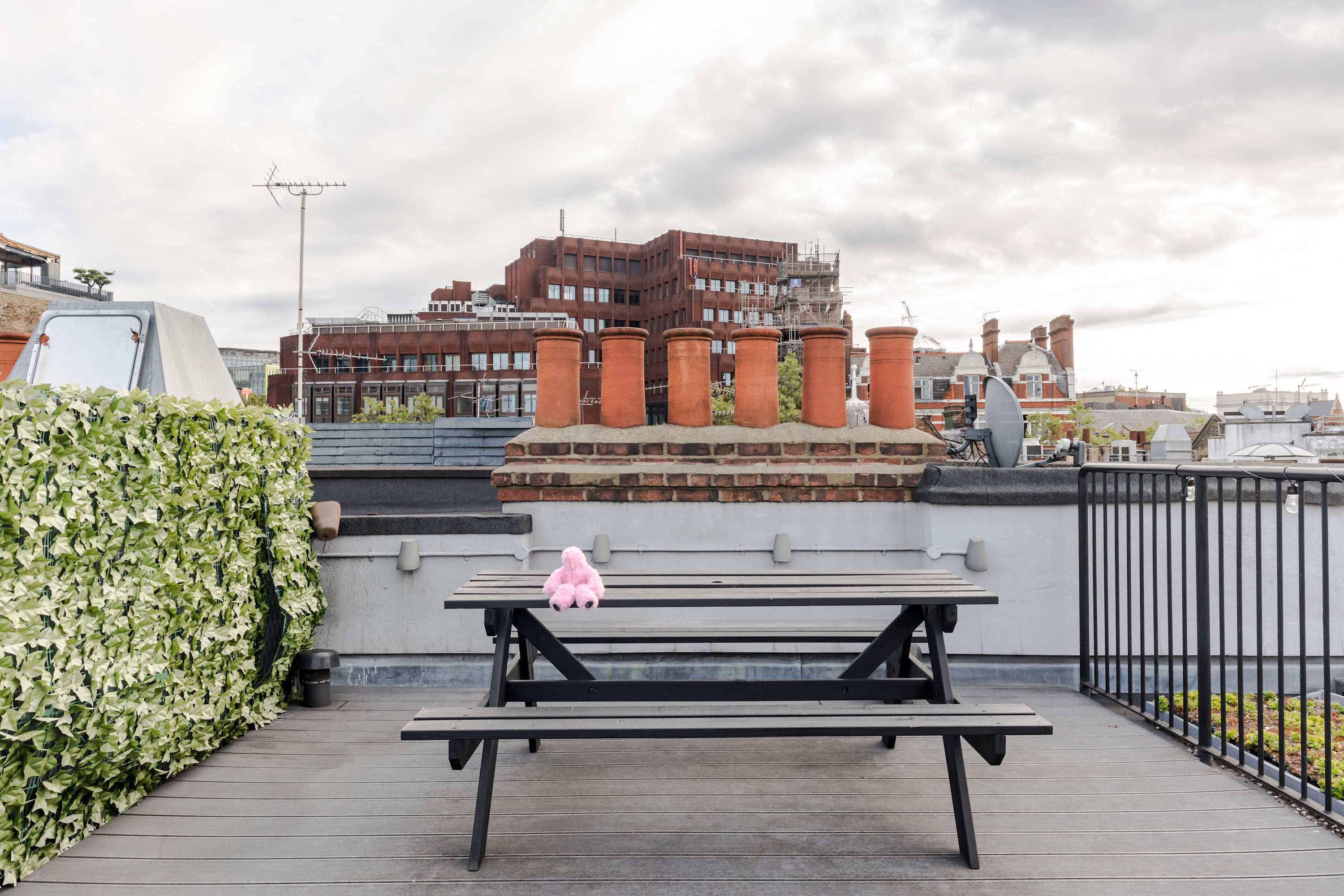 View 1-bed Soho Penthouse · Rooftop Terrace · Sleeps 4 in Old Compton Street , 4 W1D 4TN 1-bed Soho Penthouse · Rooftop Terrace · Sleeps 4 in Old Compton Street , 4 W1D 4TN - Property image 17 - VivreStays