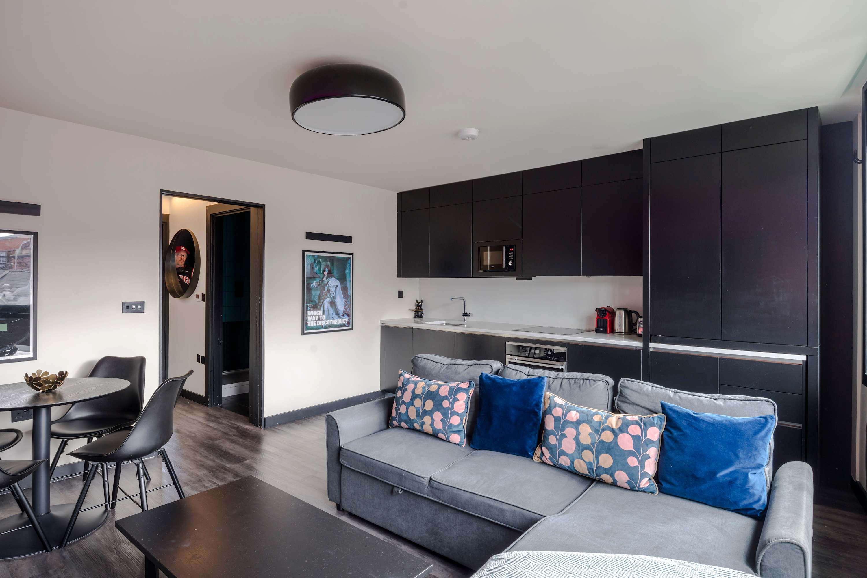 View 1-bed Soho Penthouse · Rooftop Terrace · Sleeps 4 in Old Compton Street , 4 W1D 4TN 1-bed Soho Penthouse · Rooftop Terrace · Sleeps 4 in Old Compton Street , 4 W1D 4TN - Property image 21 - VivreStays