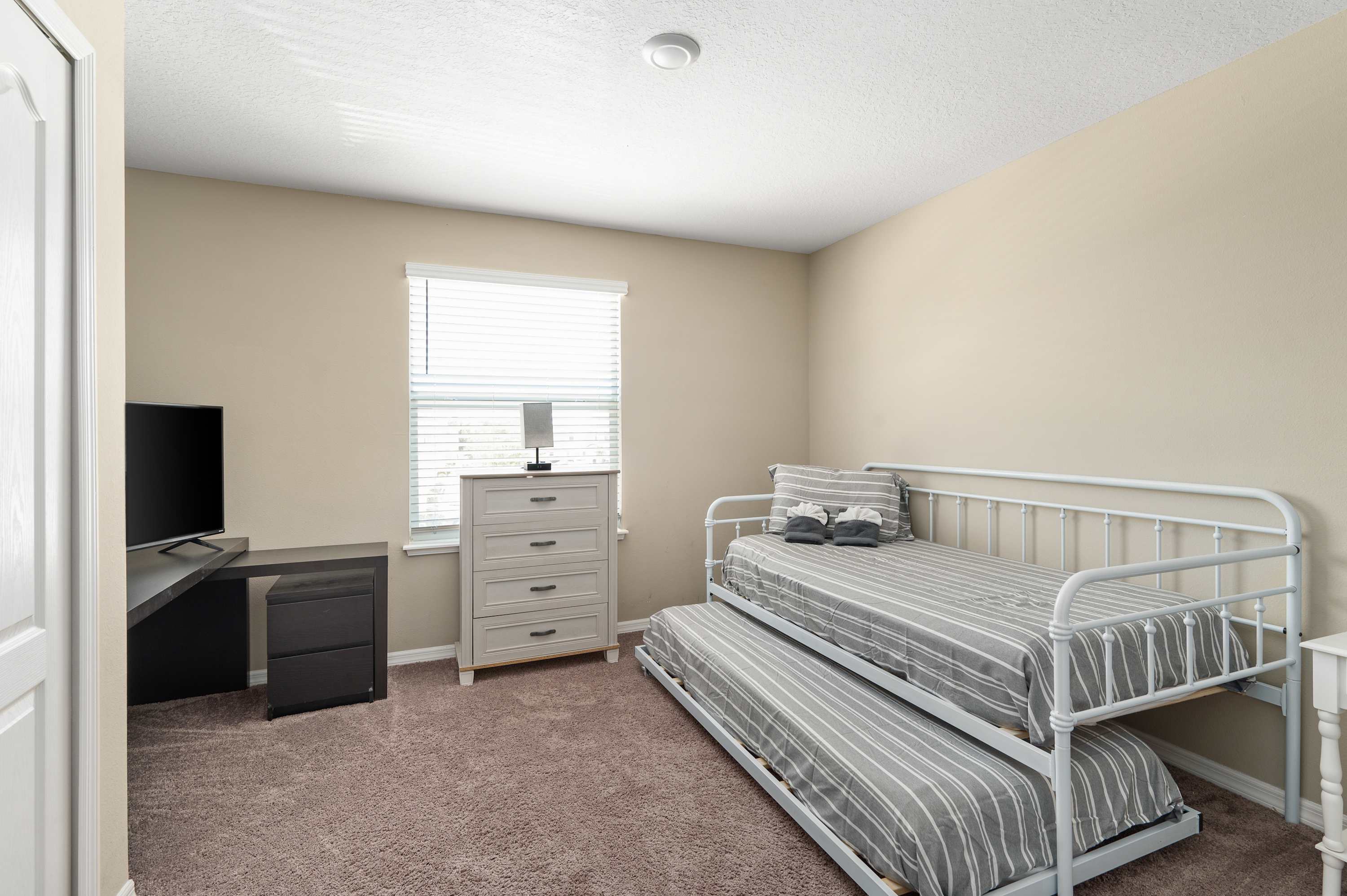 Spacious townhouse with grill & near Magic Kingdom