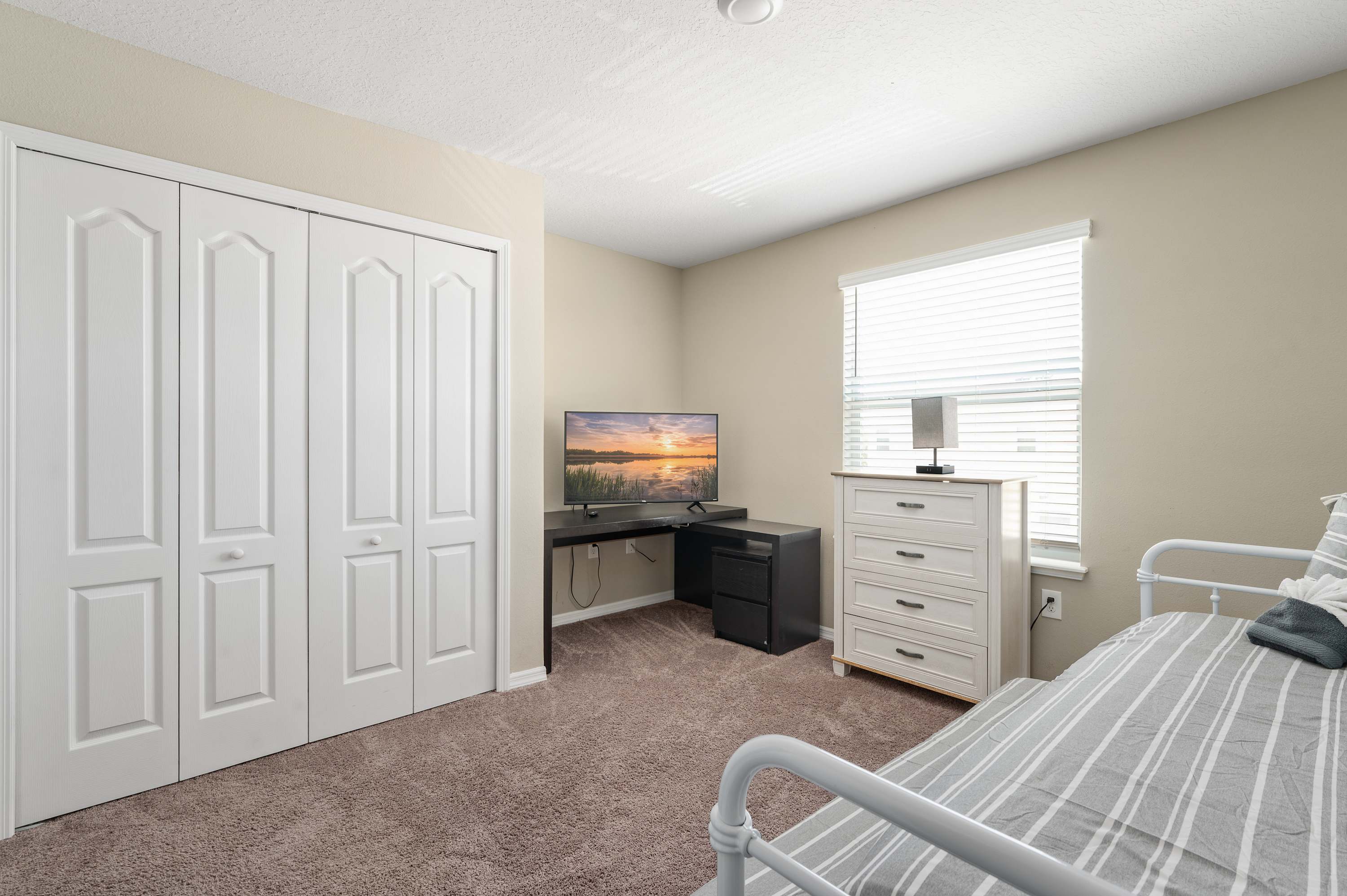 Spacious townhouse with grill & near Magic Kingdom