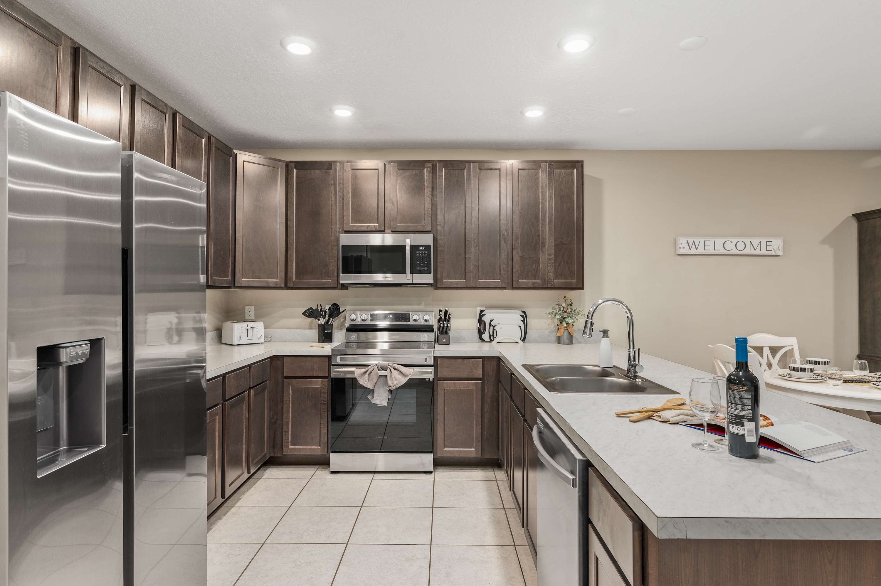 Spacious townhouse with grill & near Magic Kingdom